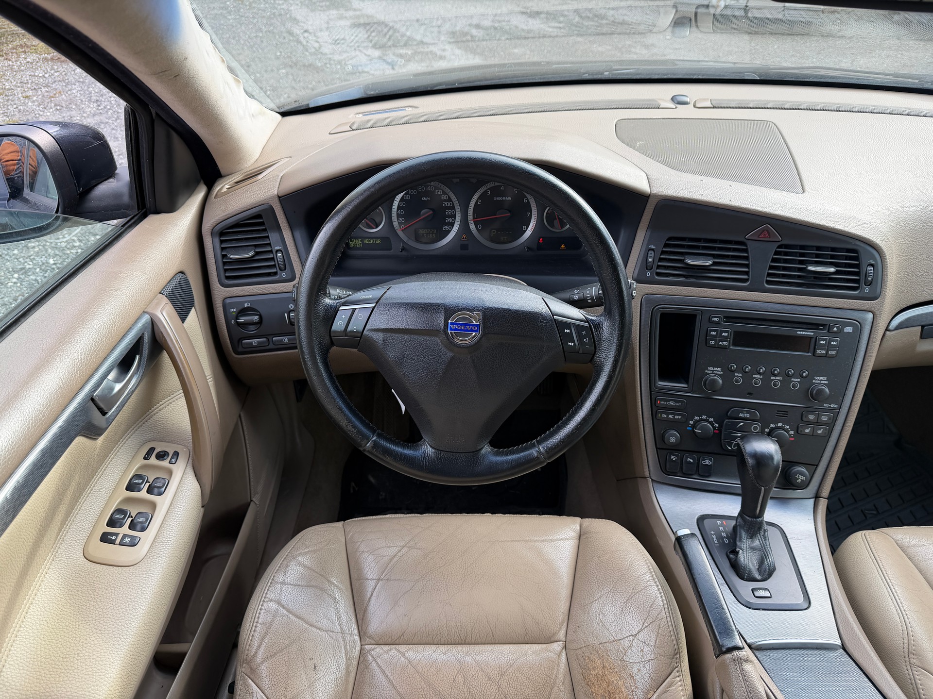 VOLVO V70 2.5T Stockholm Sport Geartronic-image-7