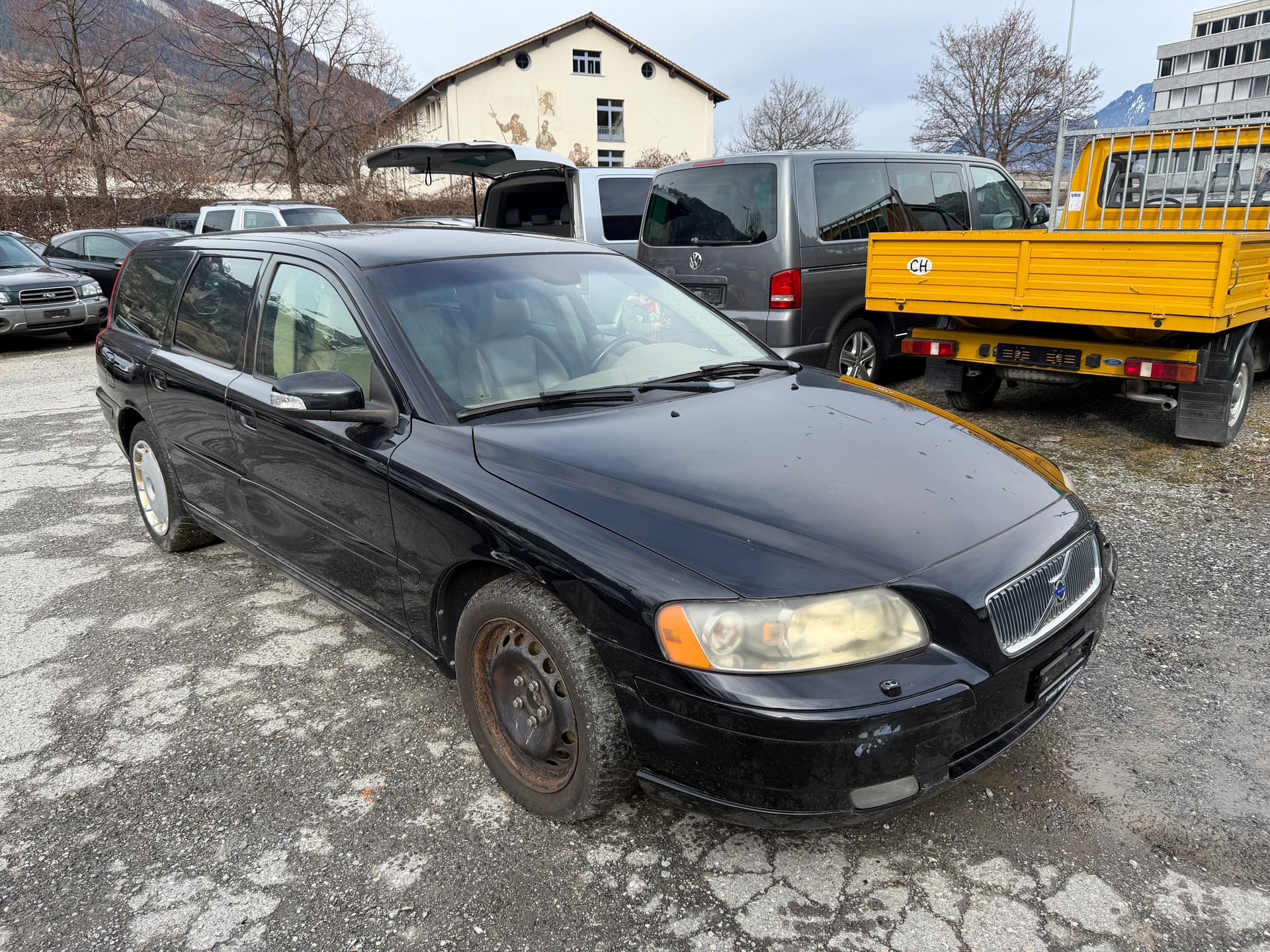 VOLVO V70 2.5T Stockholm Sport Geartronic-image-2
