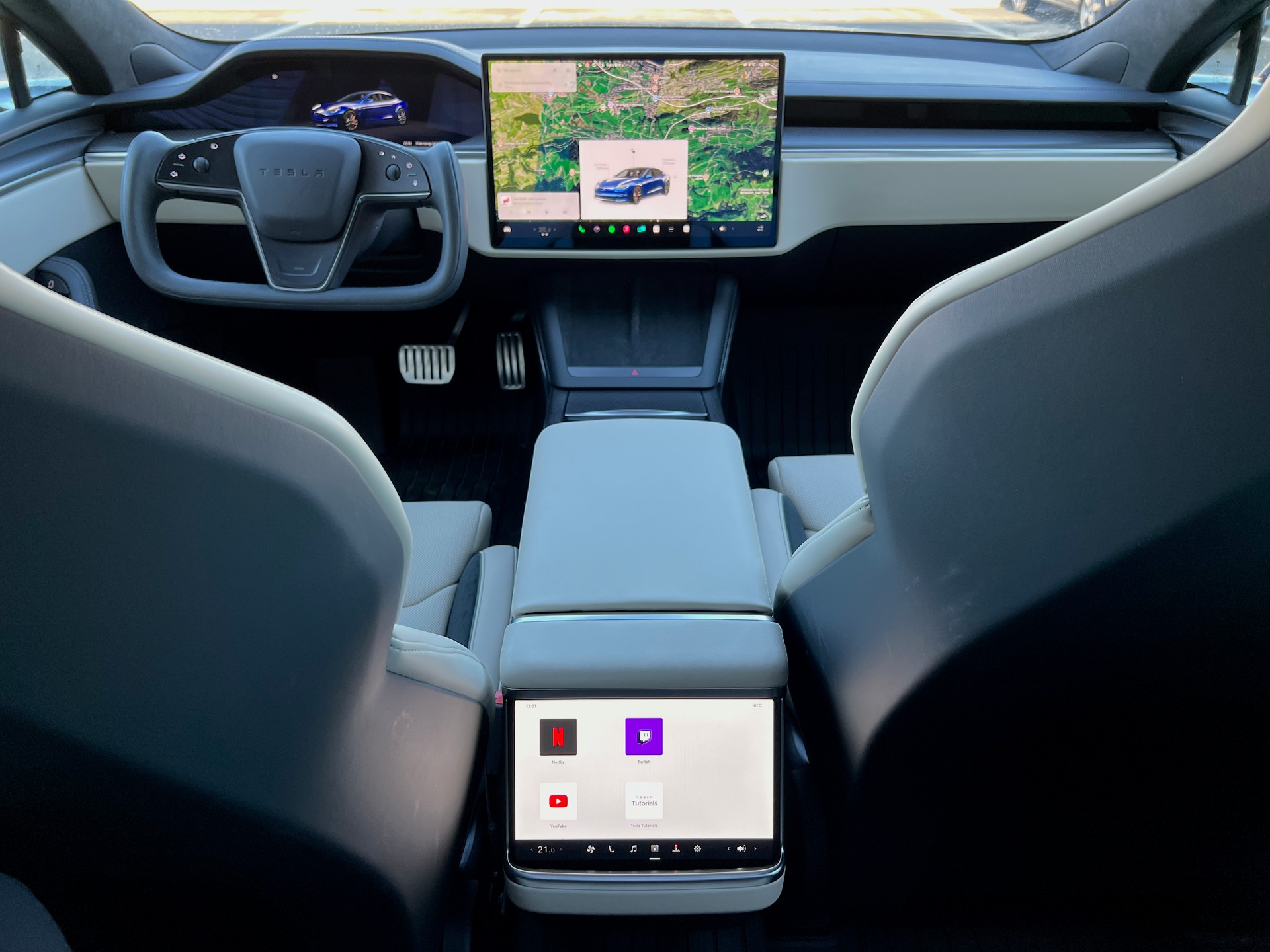 TESLA Model S 100 kWh Plaid (2025)-image-17