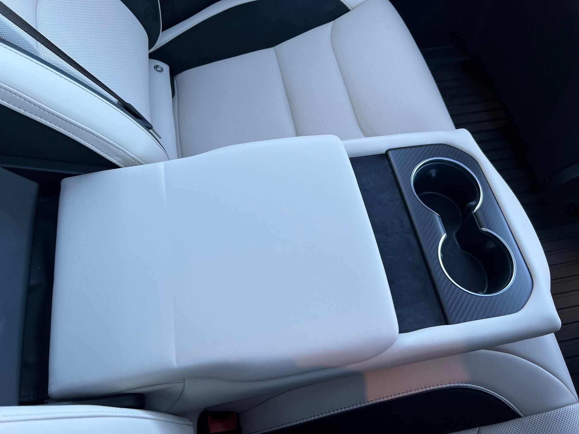 TESLA Model S 100 kWh Plaid (2025)-image-18