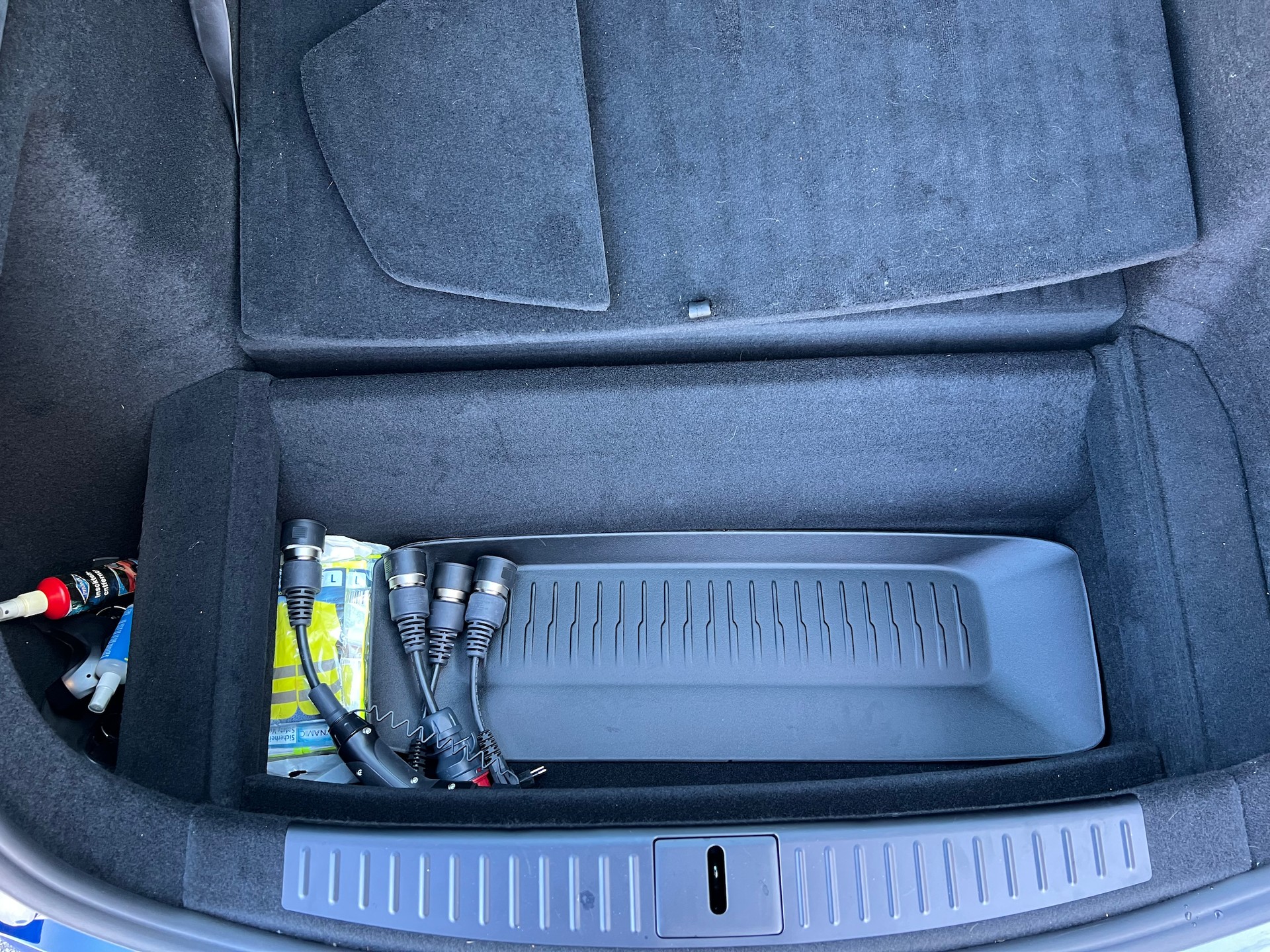 TESLA Model S 100 kWh Plaid (2025)-image-9
