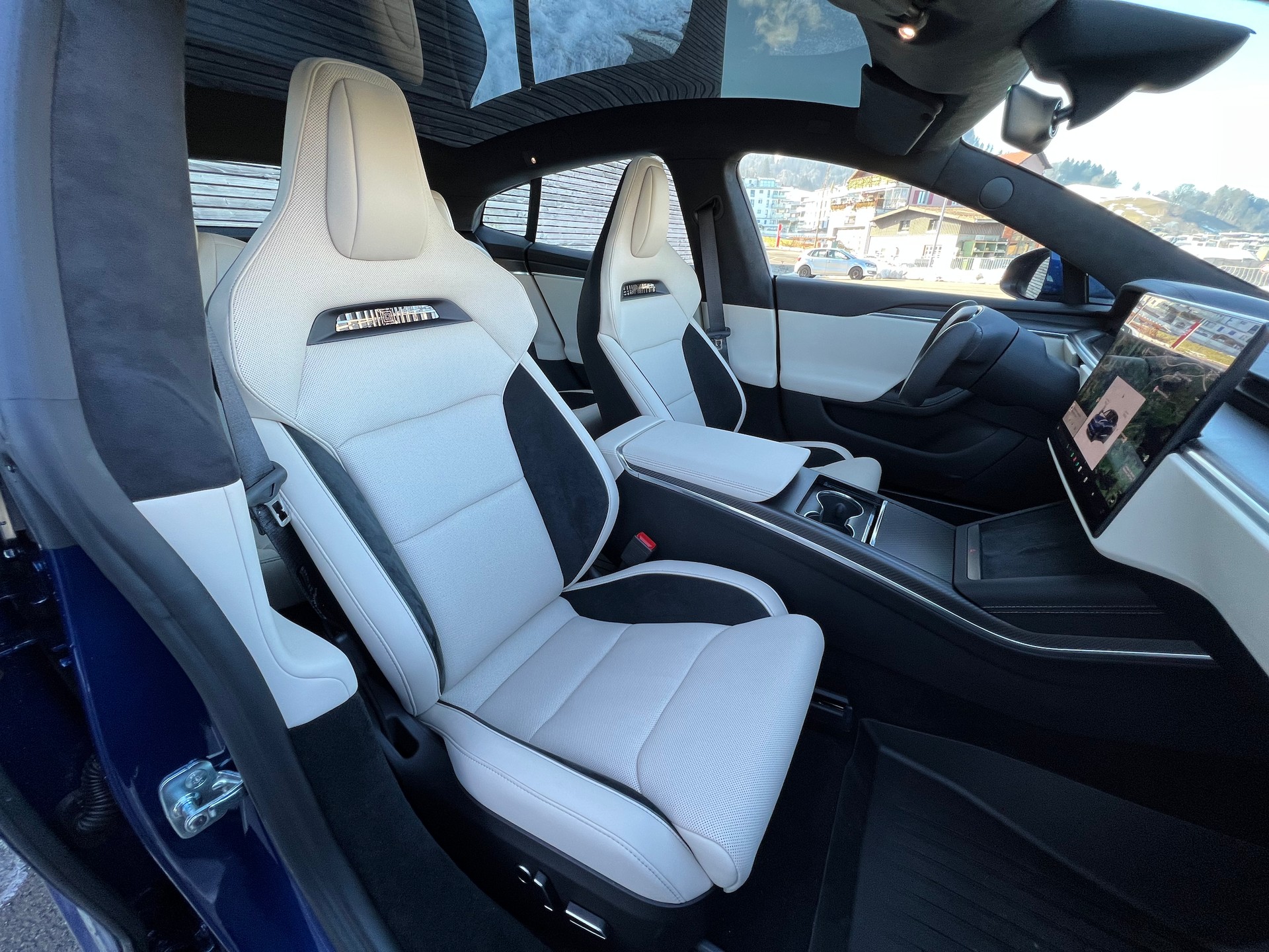 TESLA Model S 100 kWh Plaid (2025)-image-15