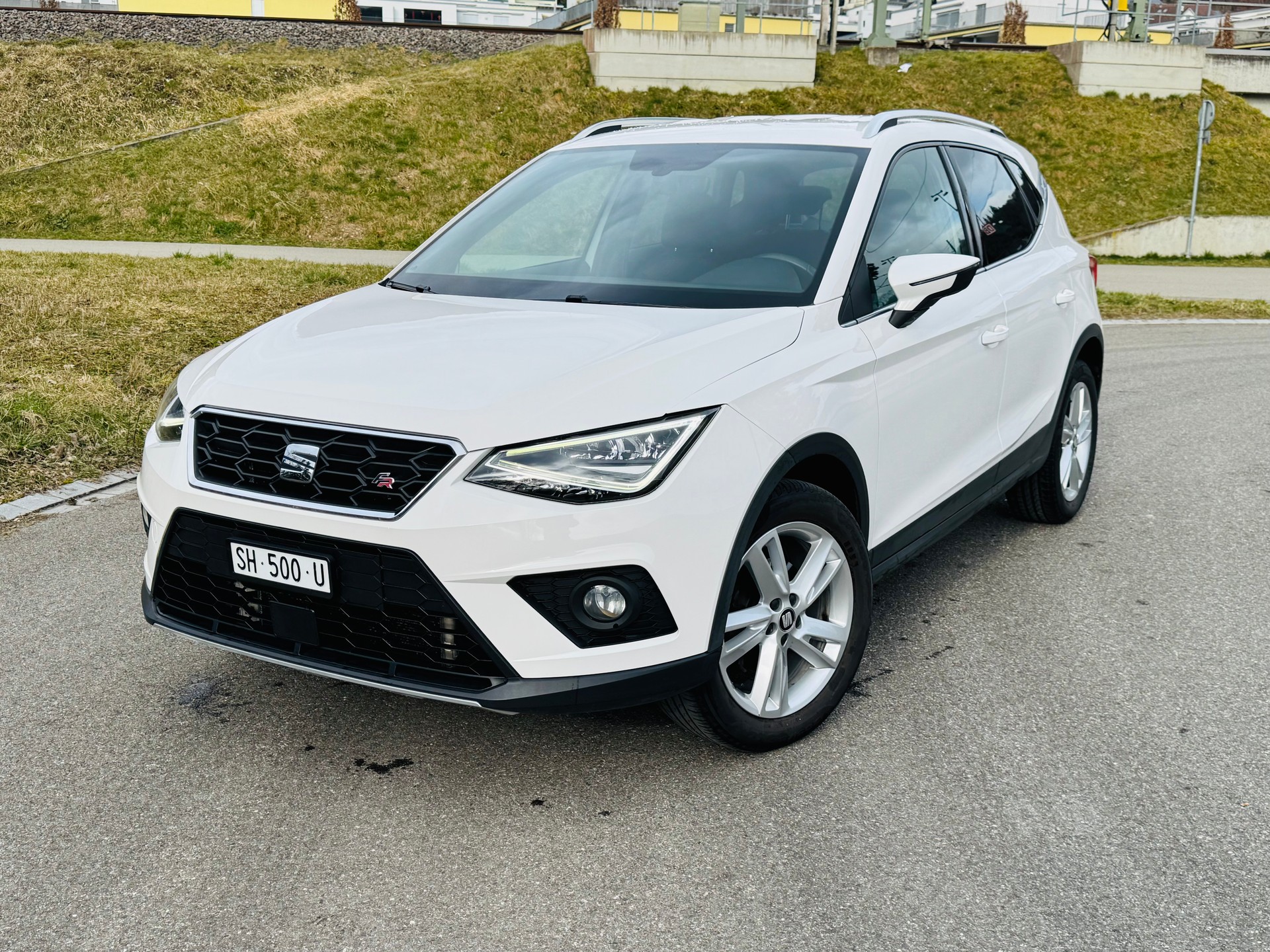 SEAT Arona 1.5 TSI Evo FR-Line-image-1