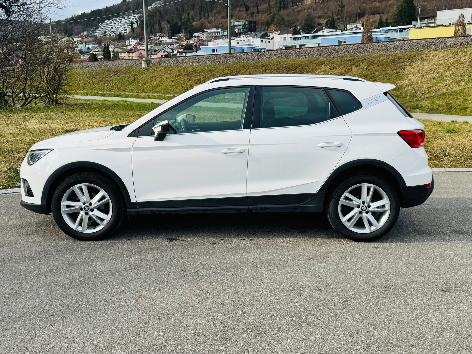 SEAT Arona 1.5 TSI Evo FR-Line-image-6