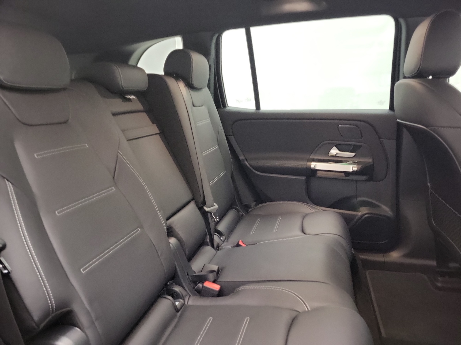 MERCEDES-BENZ EQB 350 AMG Line 4Matic-image-9