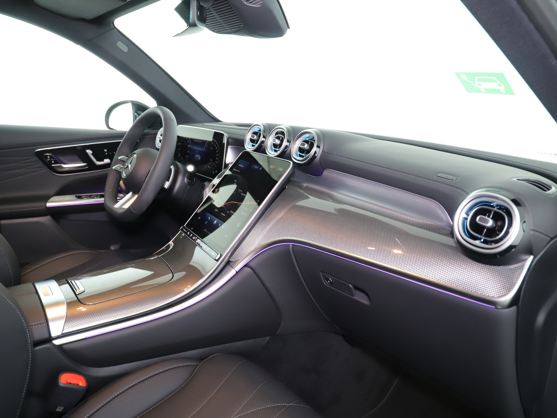 MERCEDES-BENZ GLC 400 e 4M EQ Star-image-11