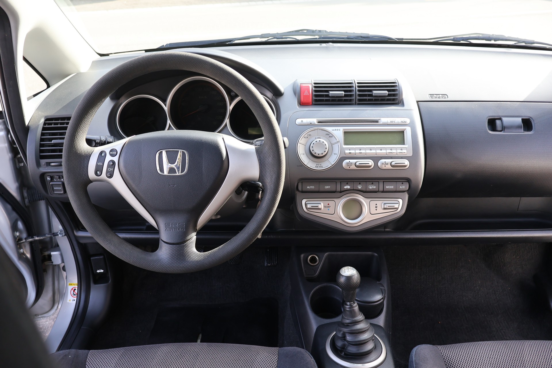 HONDA Jazz 1.4i ES-image-13