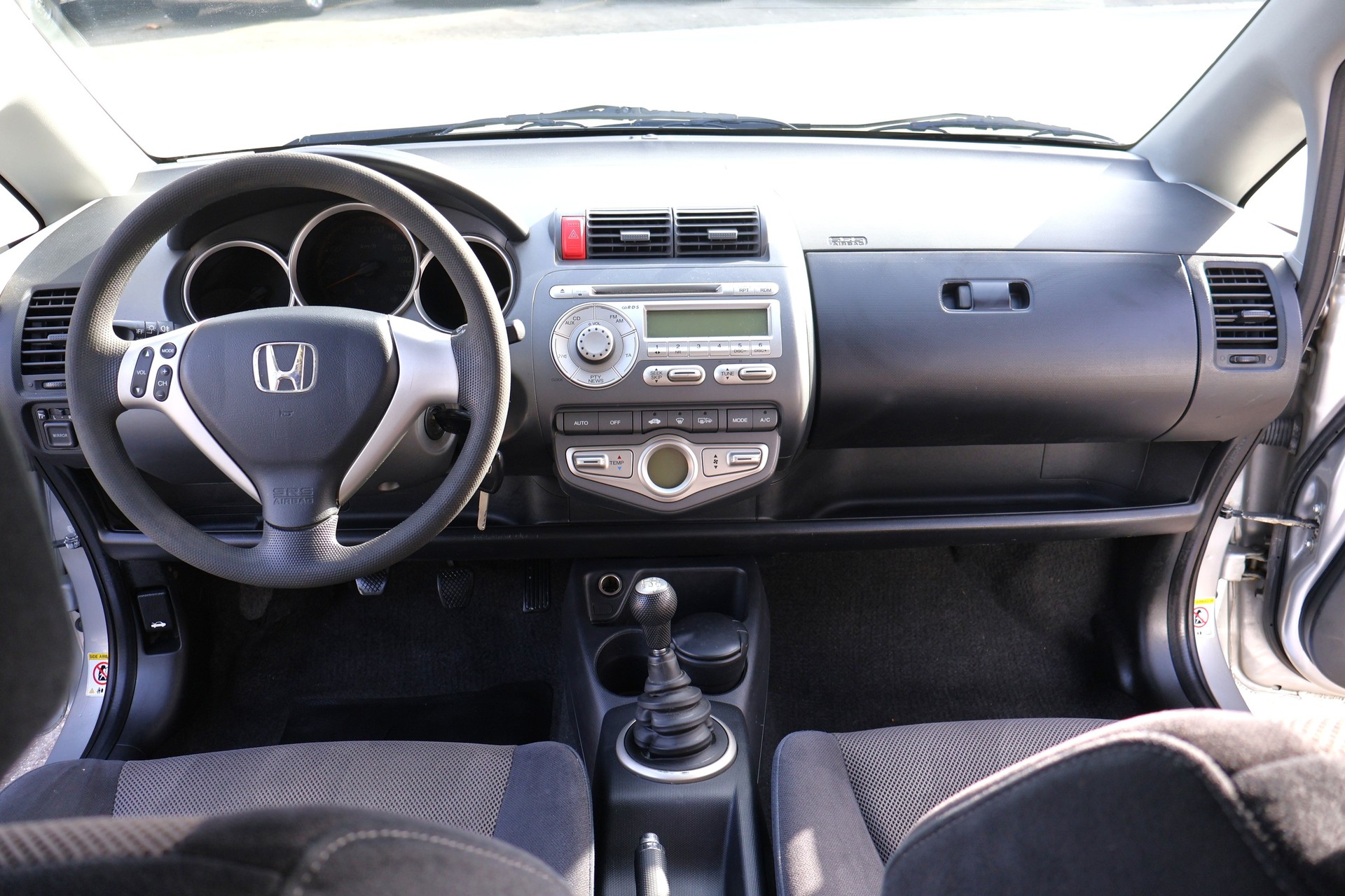 HONDA Jazz 1.4i ES-image-12