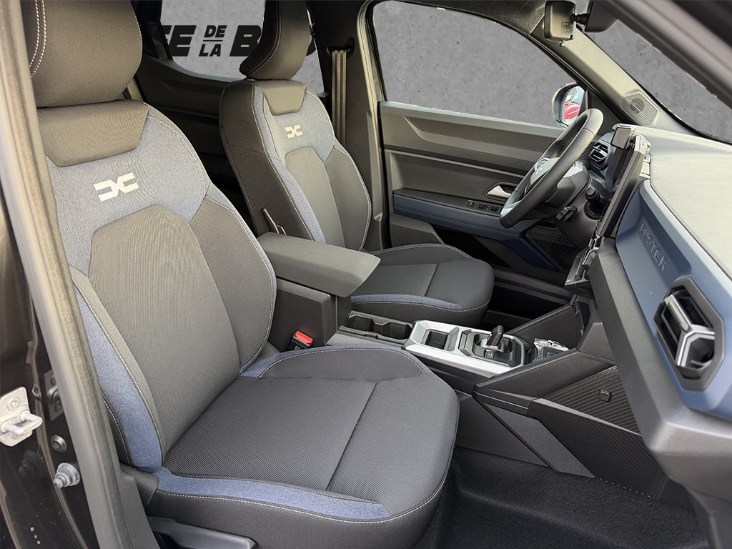 DACIA Duster 1.6 Hybrid Journey-image-12