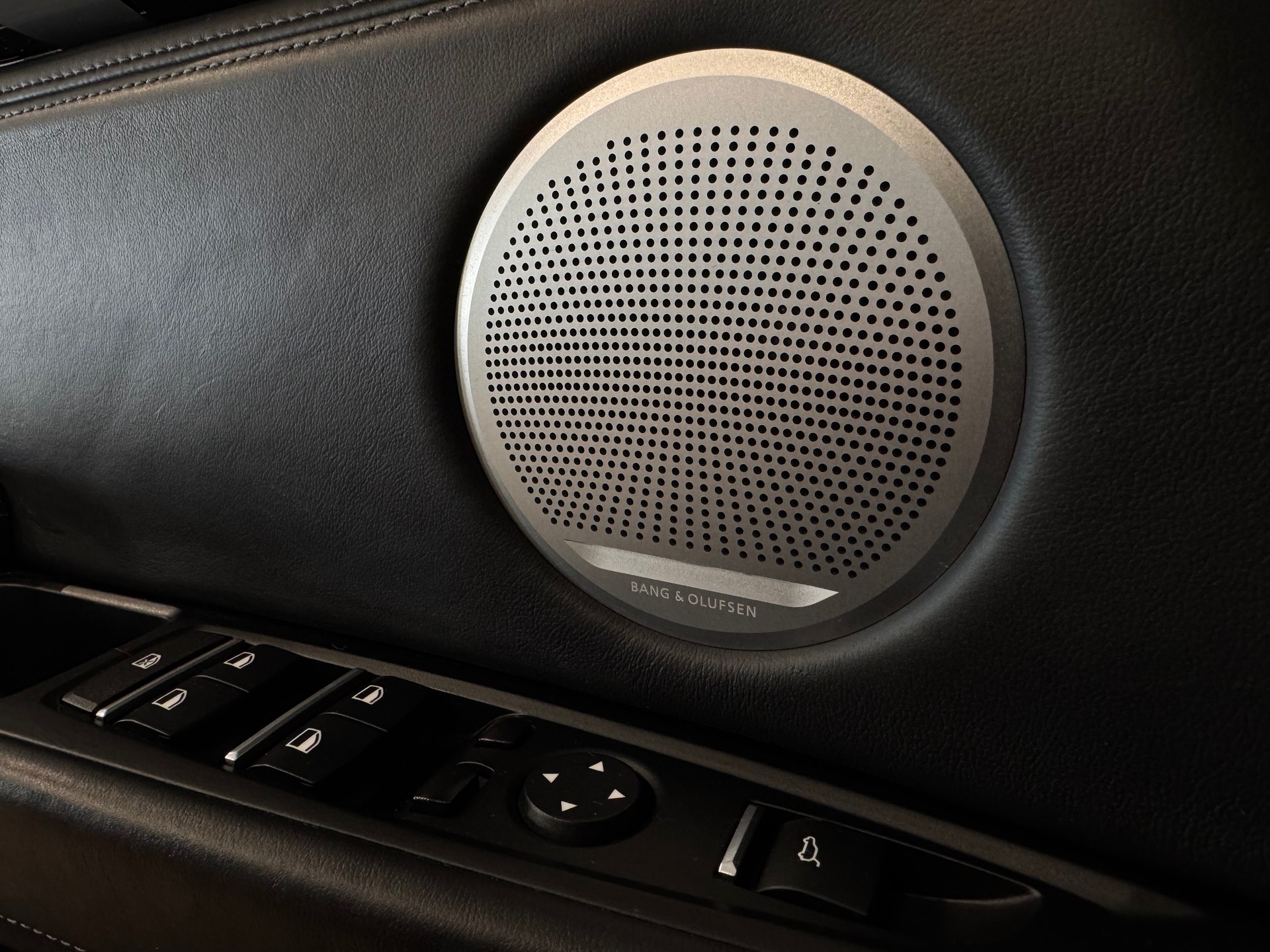 BMW X6M Steptronic || B&O || 360 || INDIVIDUAL || ALCANTARA DACHHIMMEL-image-27