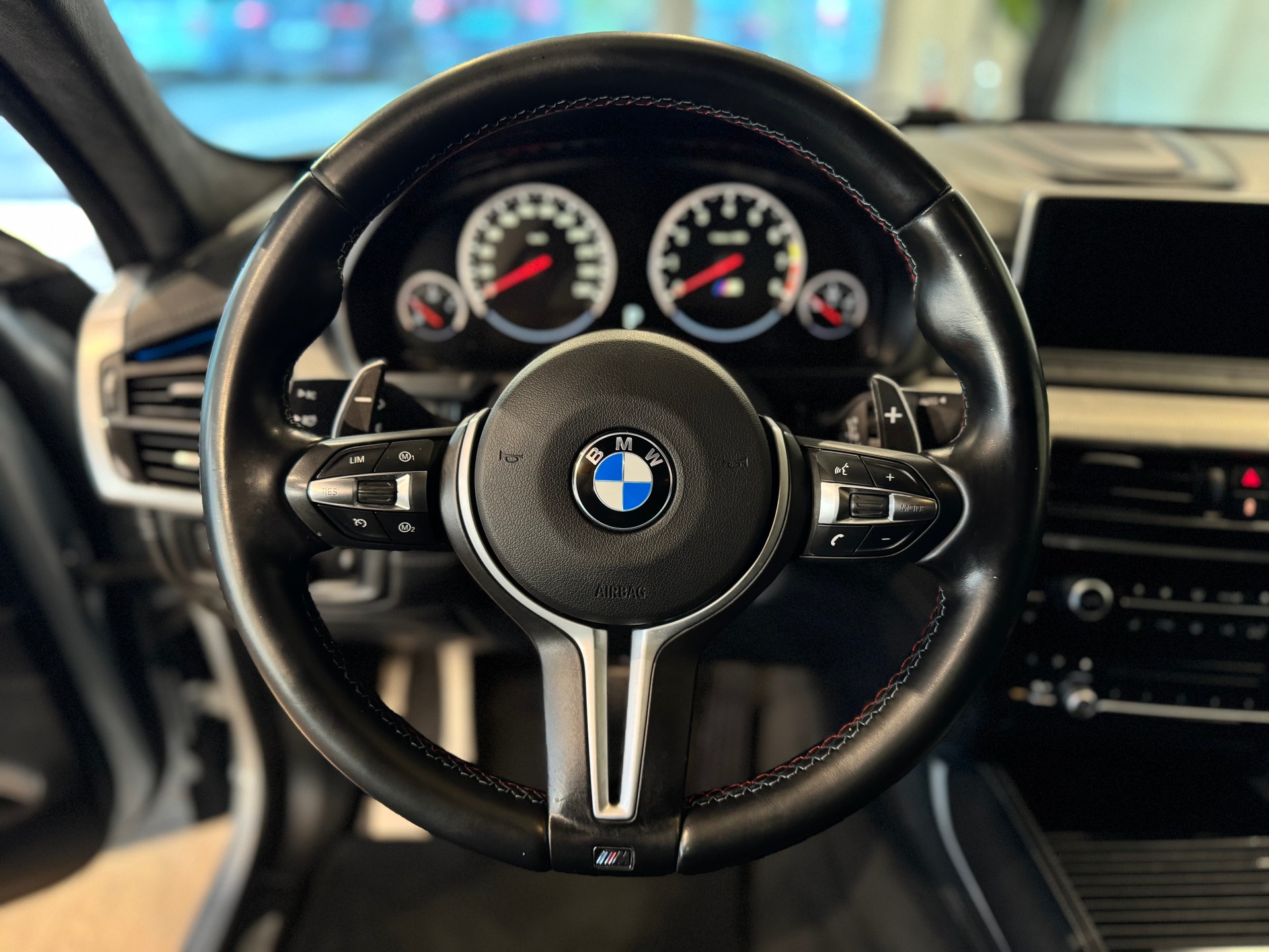 BMW X6M Steptronic || B&O || 360 || INDIVIDUAL || ALCANTARA DACHHIMMEL-image-21