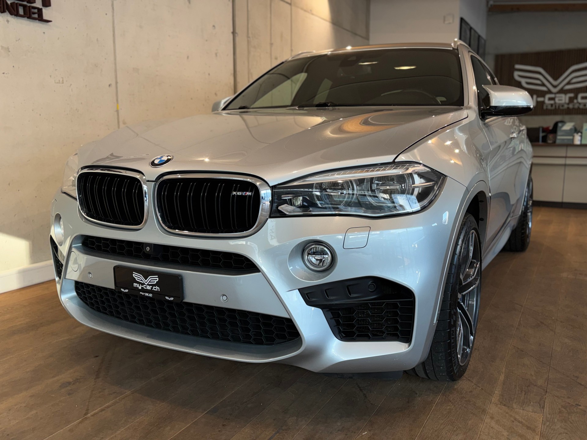 BMW X6M Steptronic || B&O || 360 || INDIVIDUAL || ALCANTARA DACHHIMMEL-showroom-element-1