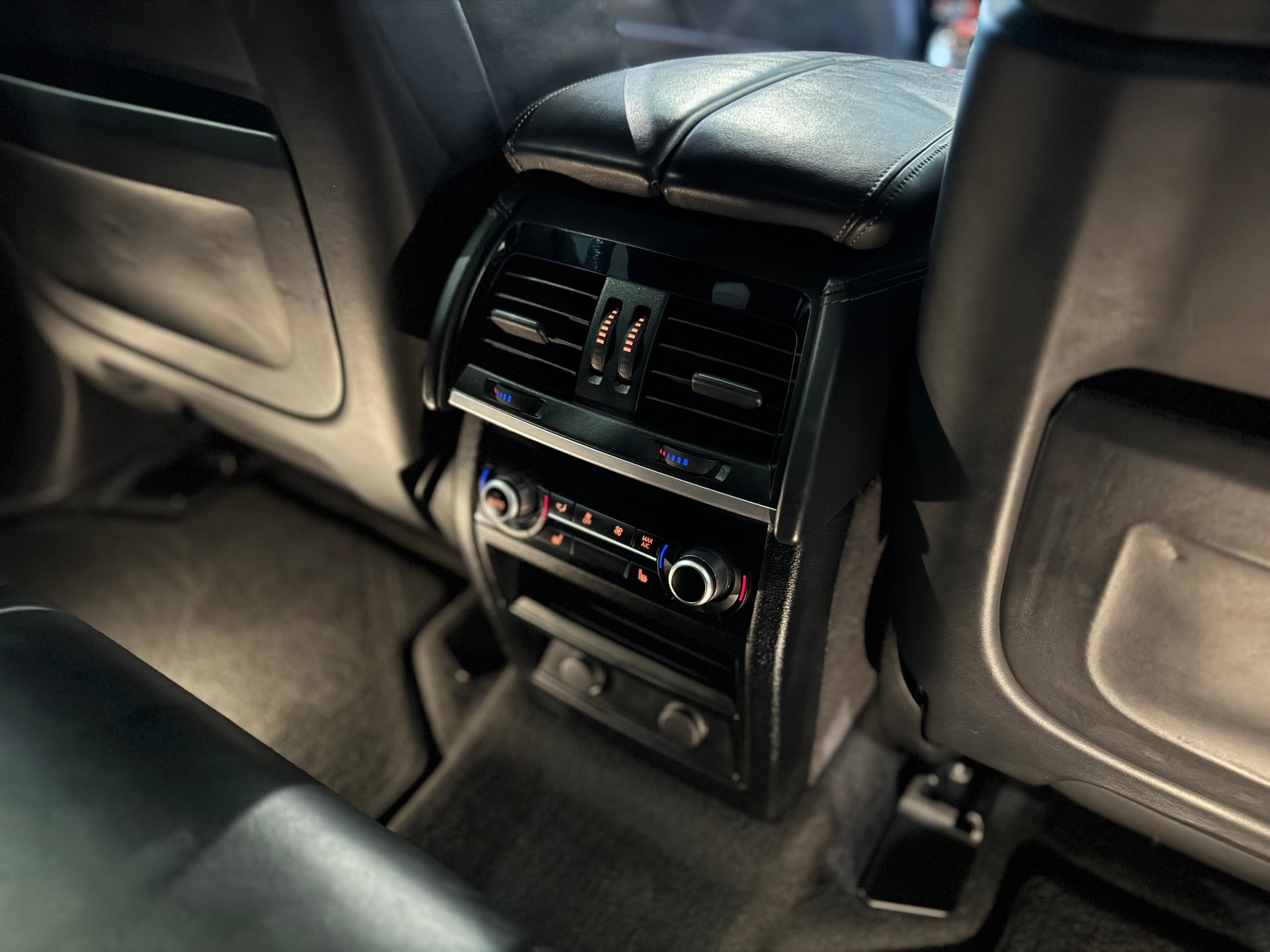 BMW X6M Steptronic || B&O || 360 || INDIVIDUAL || ALCANTARA DACHHIMMEL-image-31
