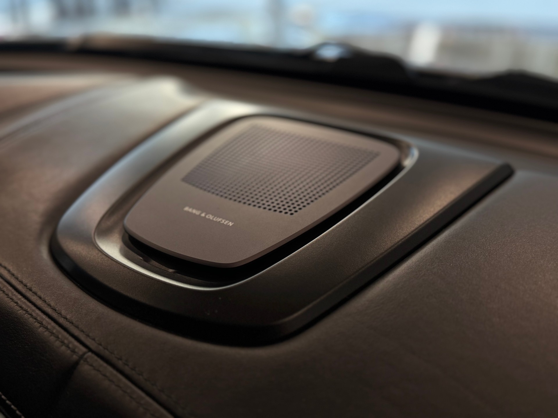 BMW X6M Steptronic || B&O || 360 || INDIVIDUAL || ALCANTARA DACHHIMMEL-image-24
