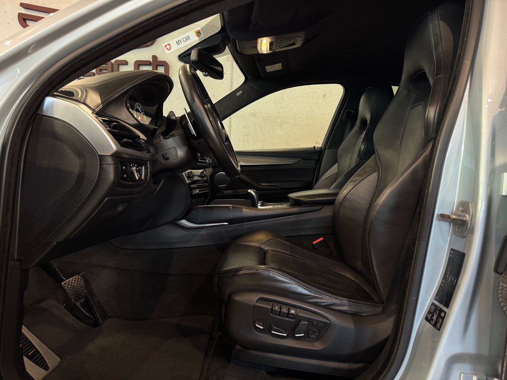 BMW X6M Steptronic || B&O || 360 || INDIVIDUAL || ALCANTARA DACHHIMMEL-image-18
