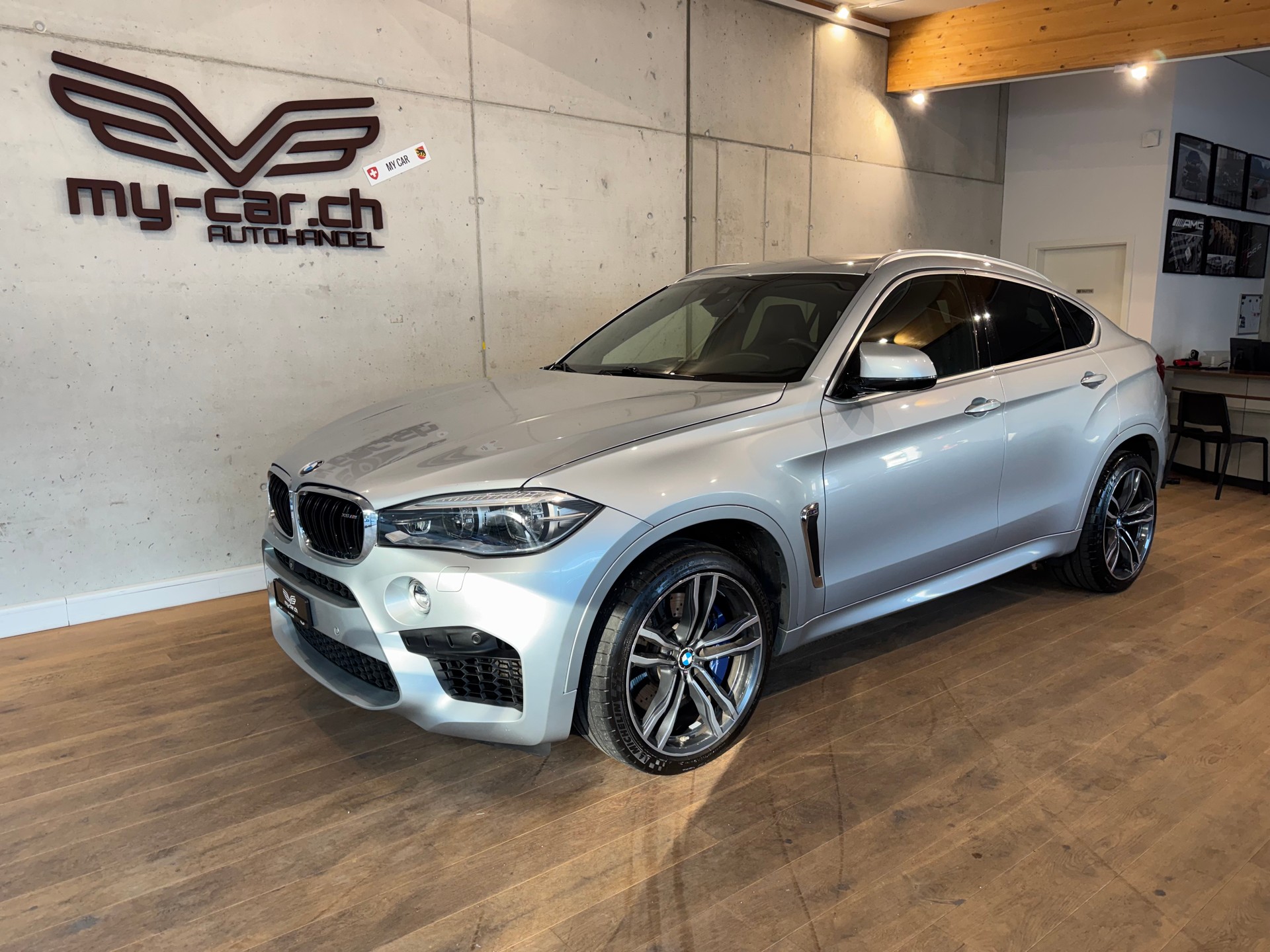 BMW X6M Steptronic || B&O || 360 || INDIVIDUAL || ALCANTARA DACHHIMMEL-showroom-element-2