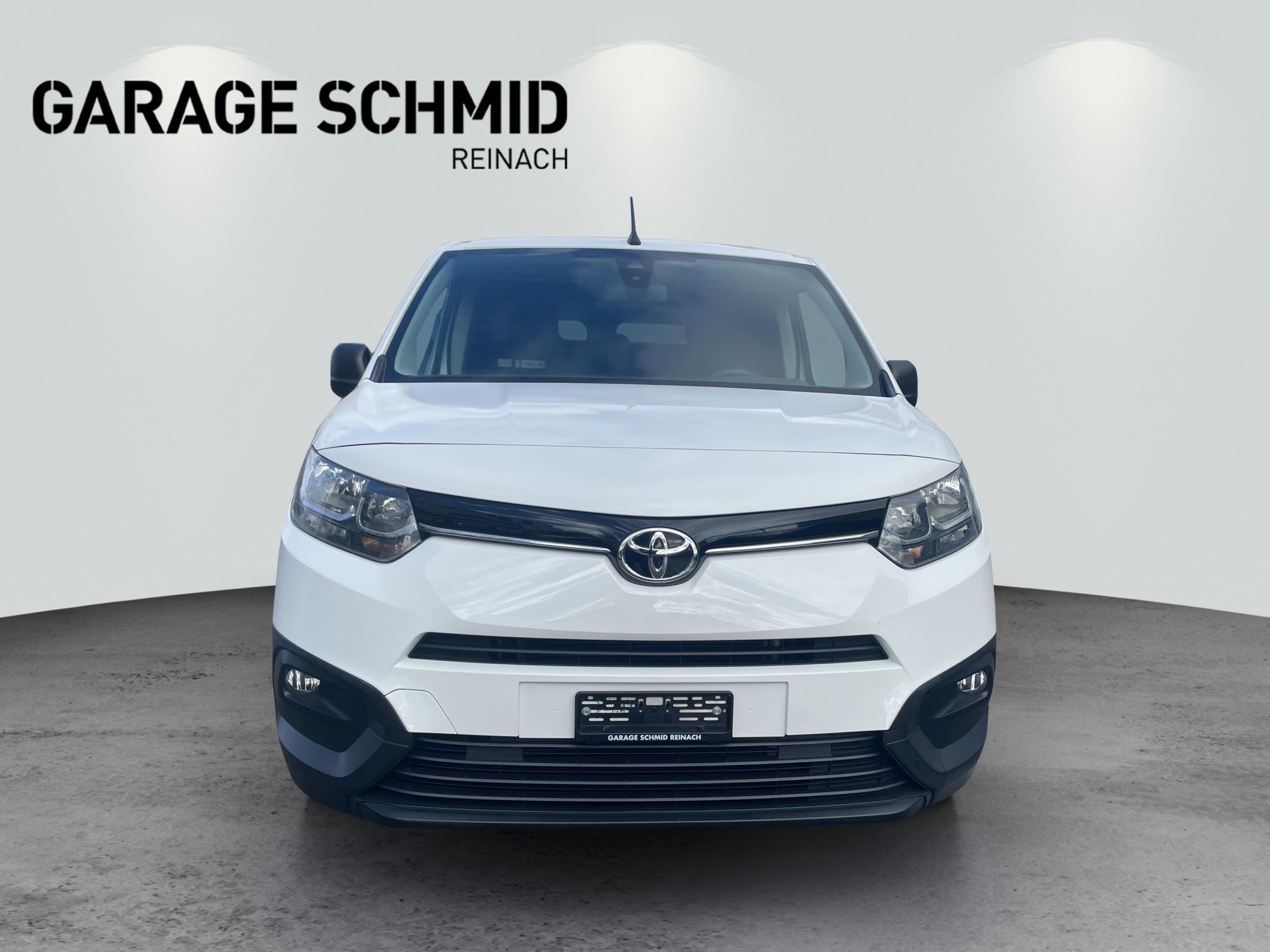 TOYOTA PROACE CITY Van L1 1.2 Active-showroom-element-1