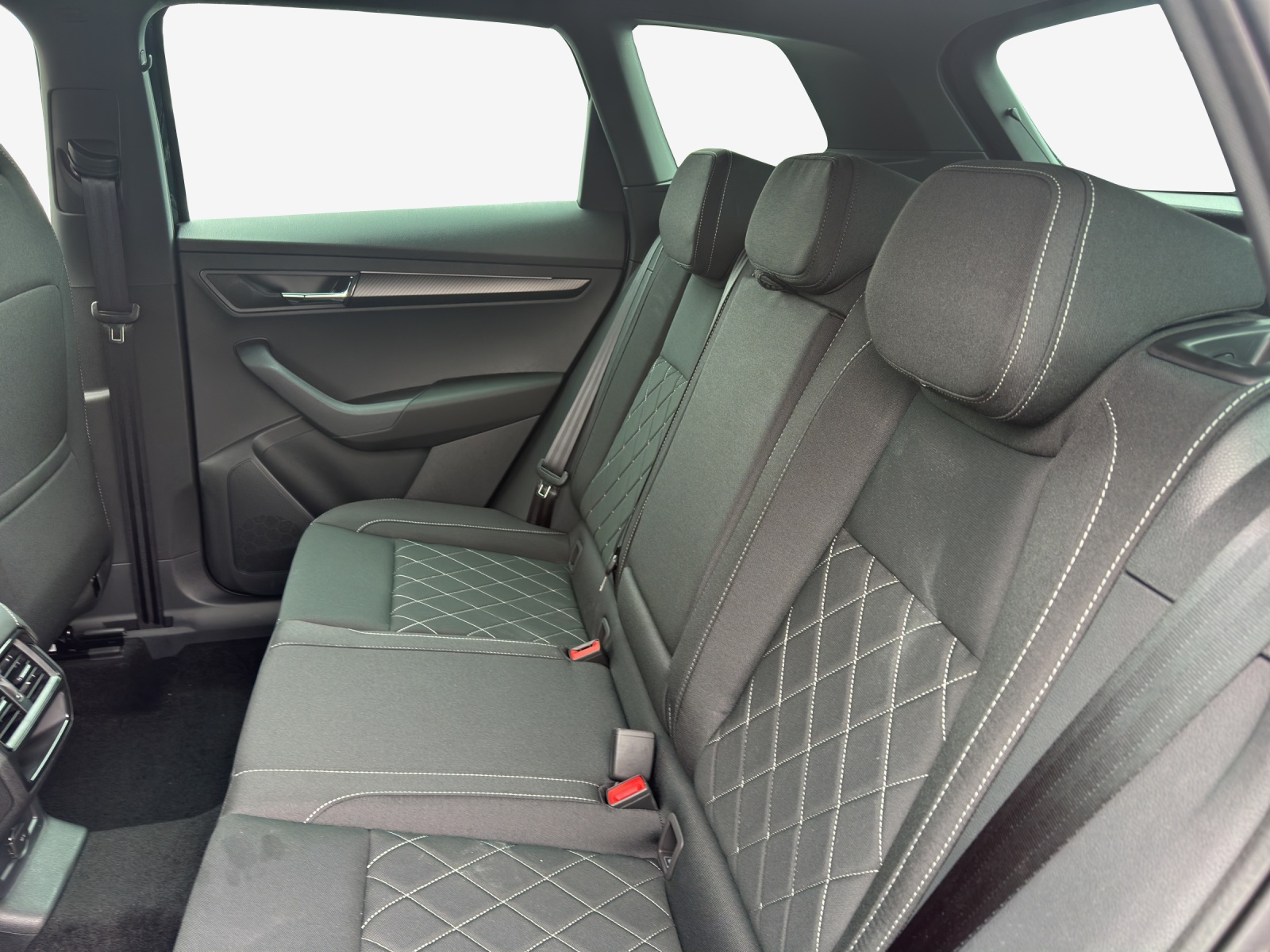SKODA Karoq 2.0 TSI SportLine 4x4 DSG-image-11