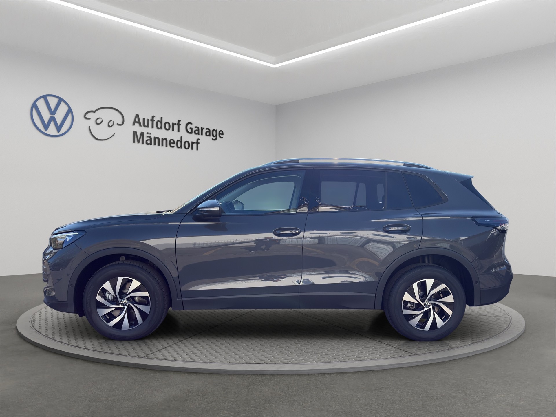 VW Tiguan 2.0 TSI DSG R-Line United 4Motion-image-2