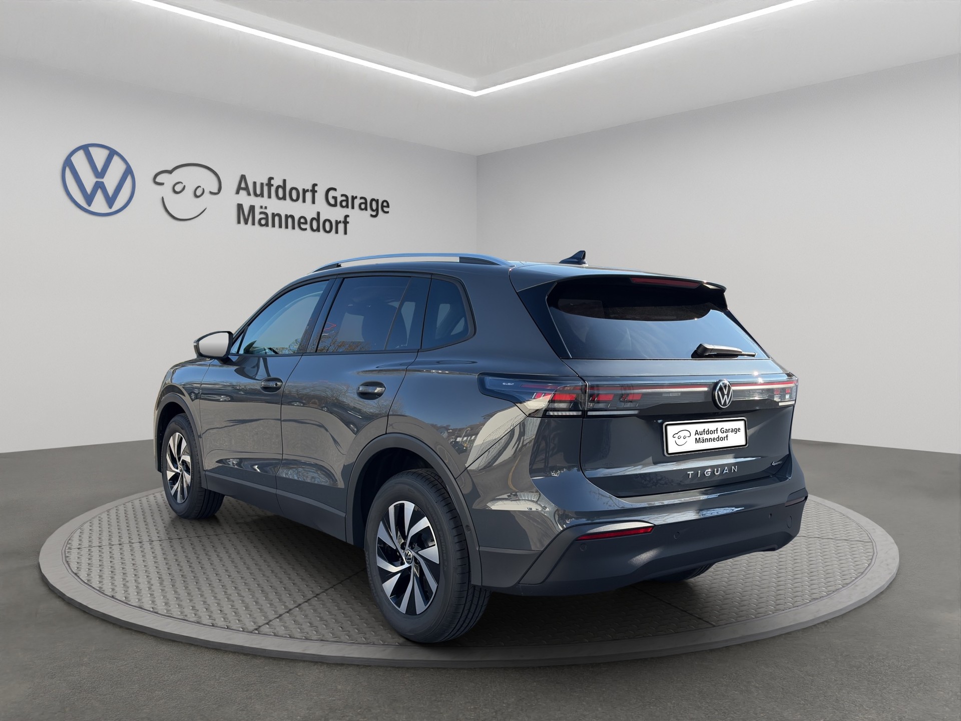 VW Tiguan 2.0 TSI DSG United 4Motion-image-3