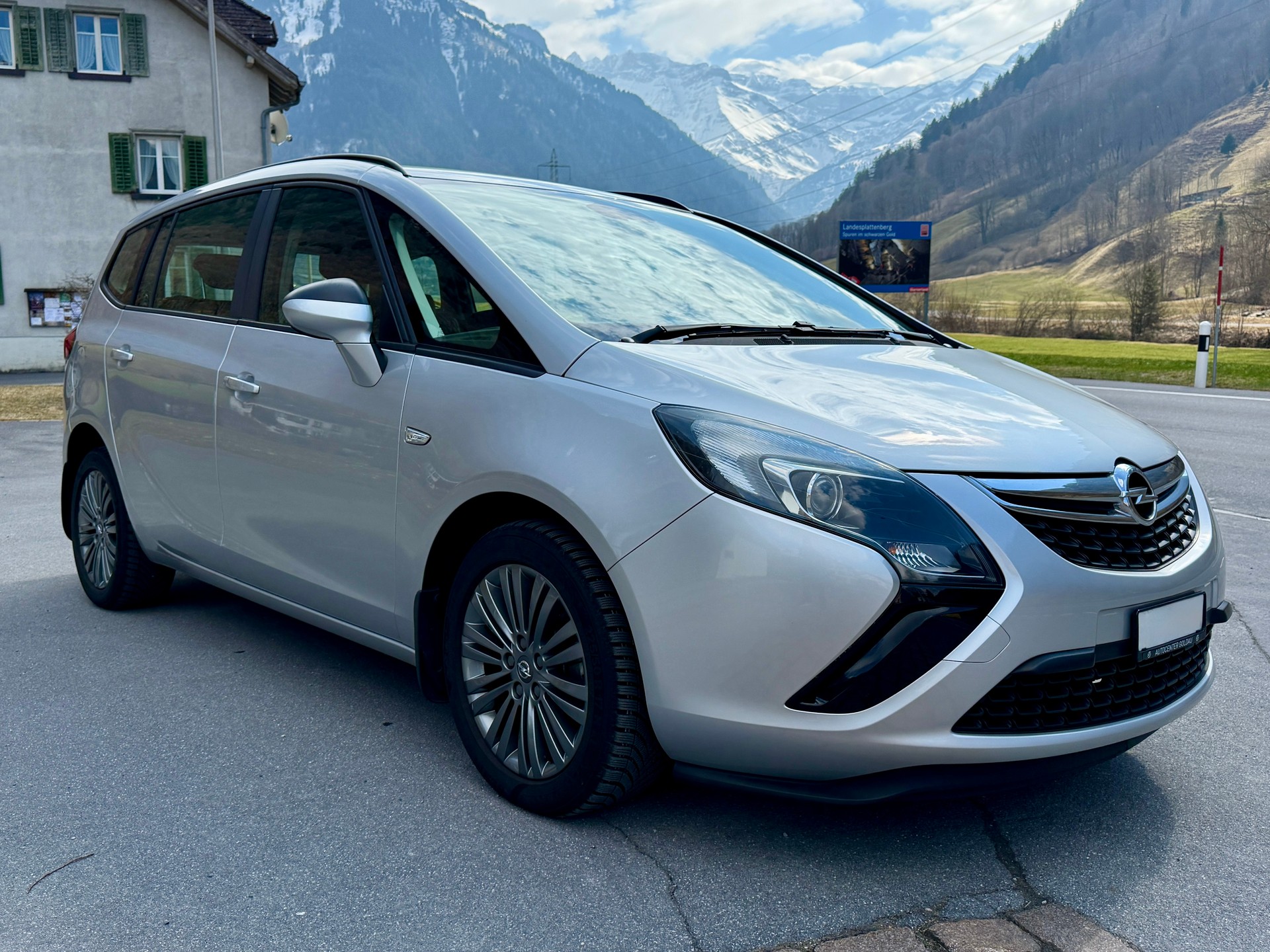 OPEL Zafira Tourer 1.6i 16V CNG Turbo Active Edition-image-2