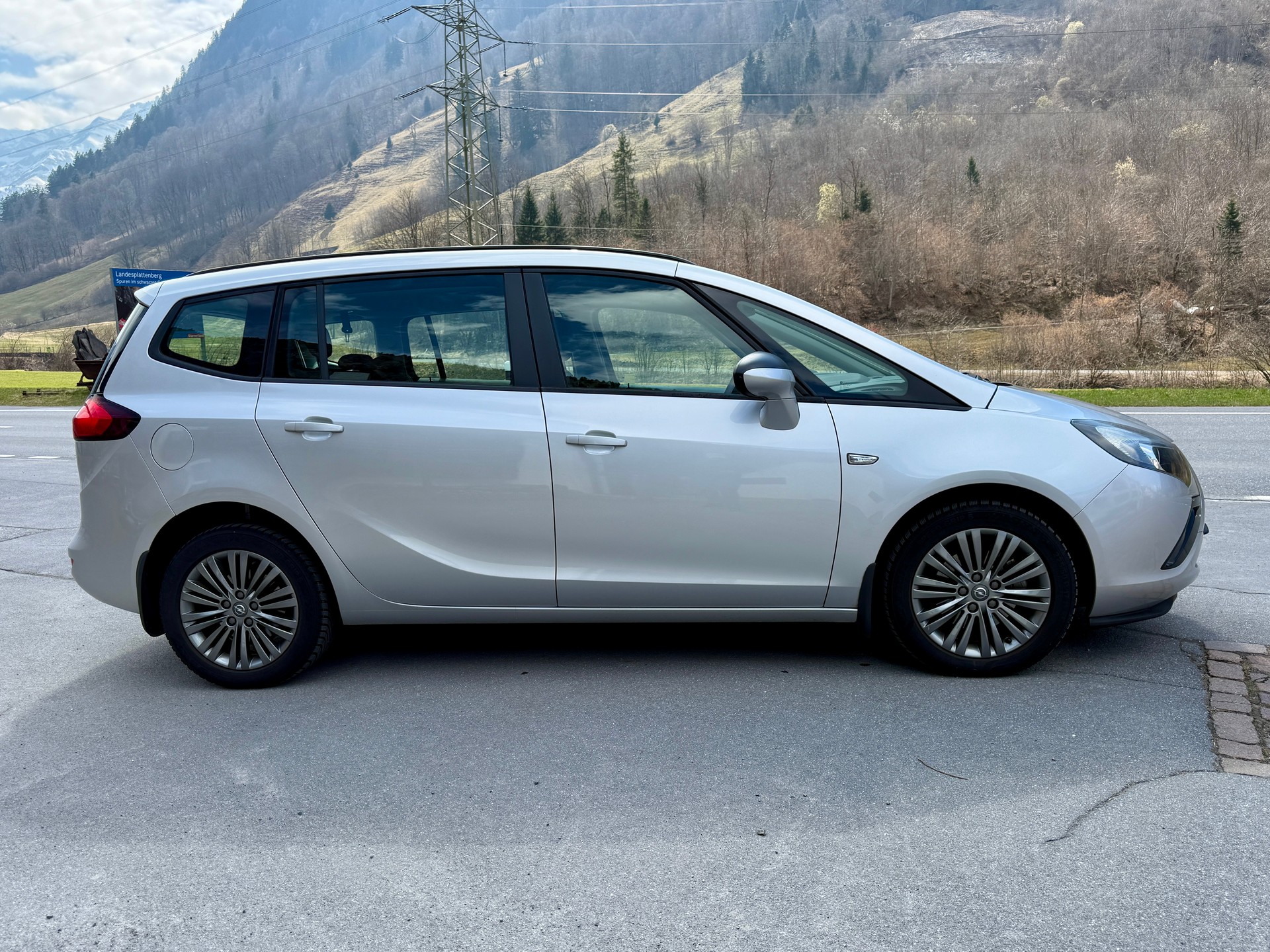 OPEL Zafira Tourer 1.6i 16V CNG Turbo Active Edition-image-3