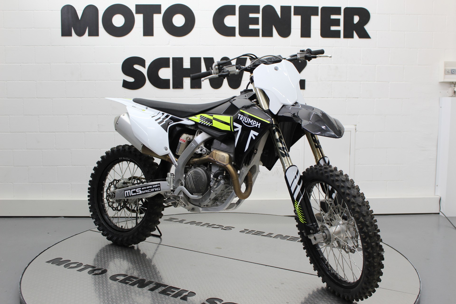 TRIUMPH TF-250 X-showroom-element-3