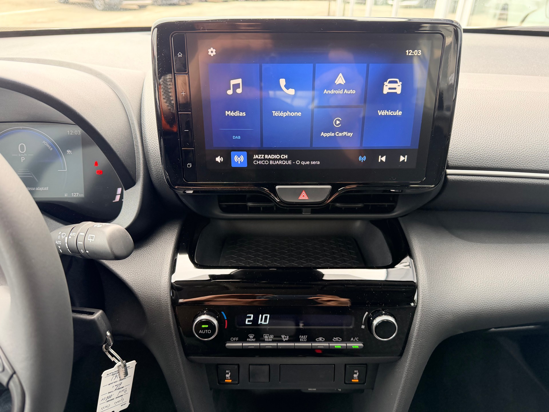 TOYOTA Yaris Cross 1.5 Comfort e-CVT-image-18