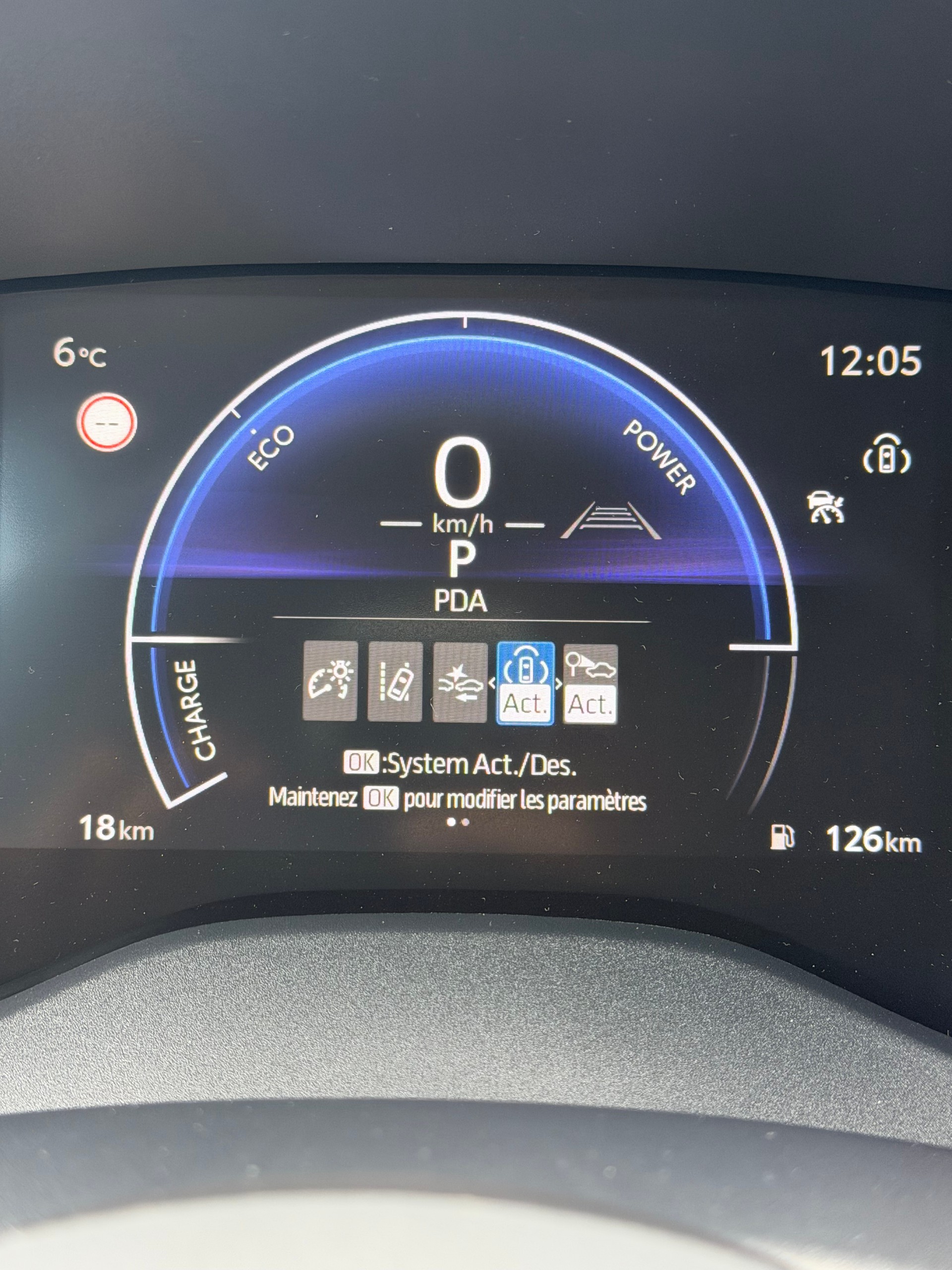 TOYOTA Yaris Cross 1.5 Comfort e-CVT-image-23