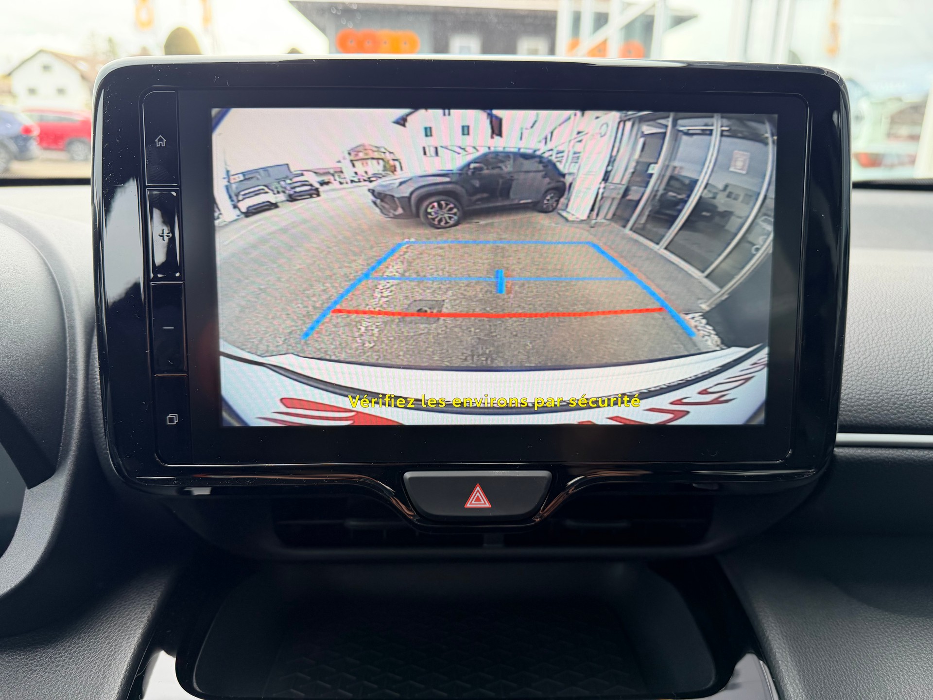 TOYOTA Yaris Cross 1.5 Comfort e-CVT-image-19