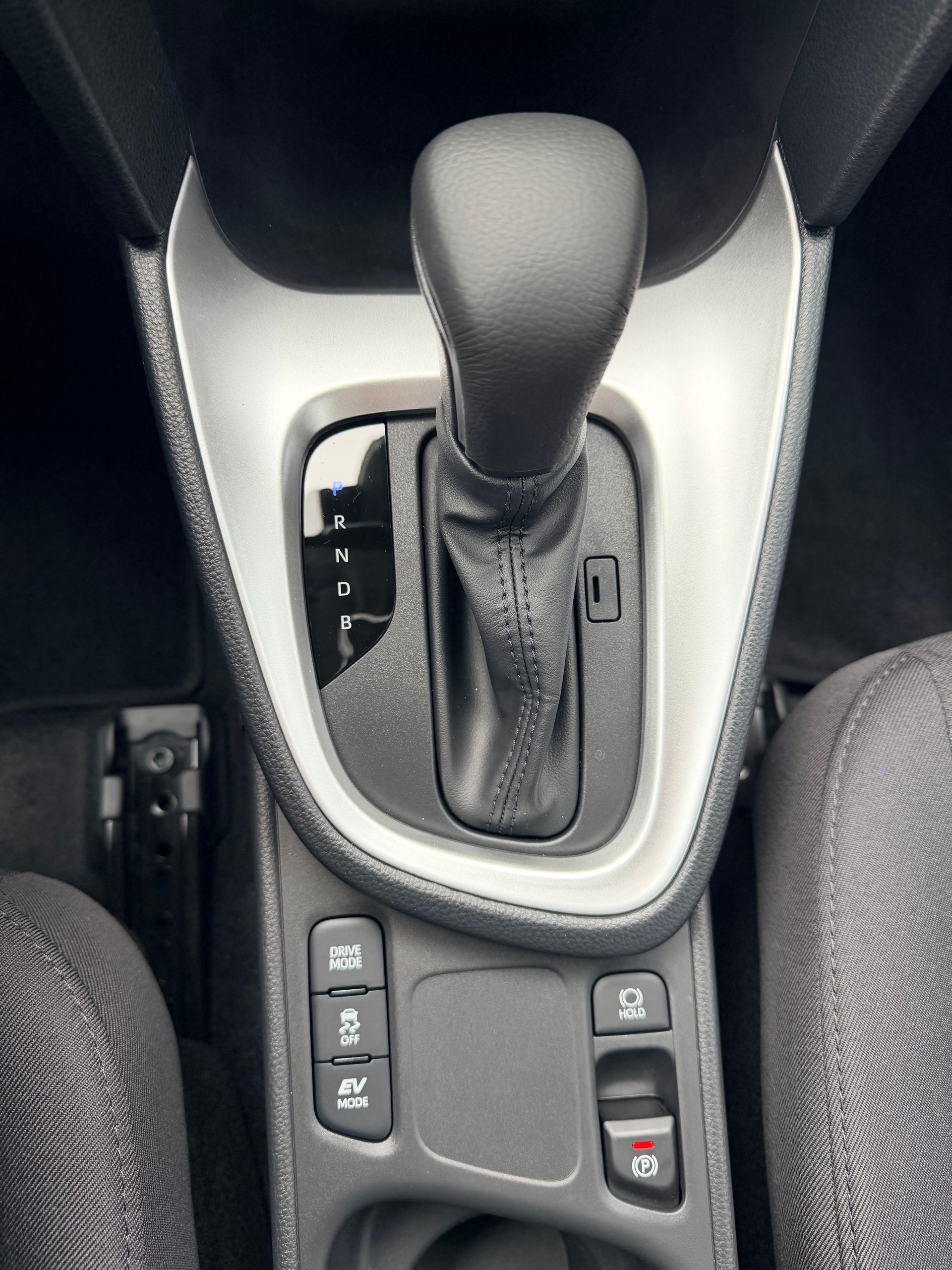 TOYOTA Yaris Cross 1.5 Comfort e-CVT-image-16