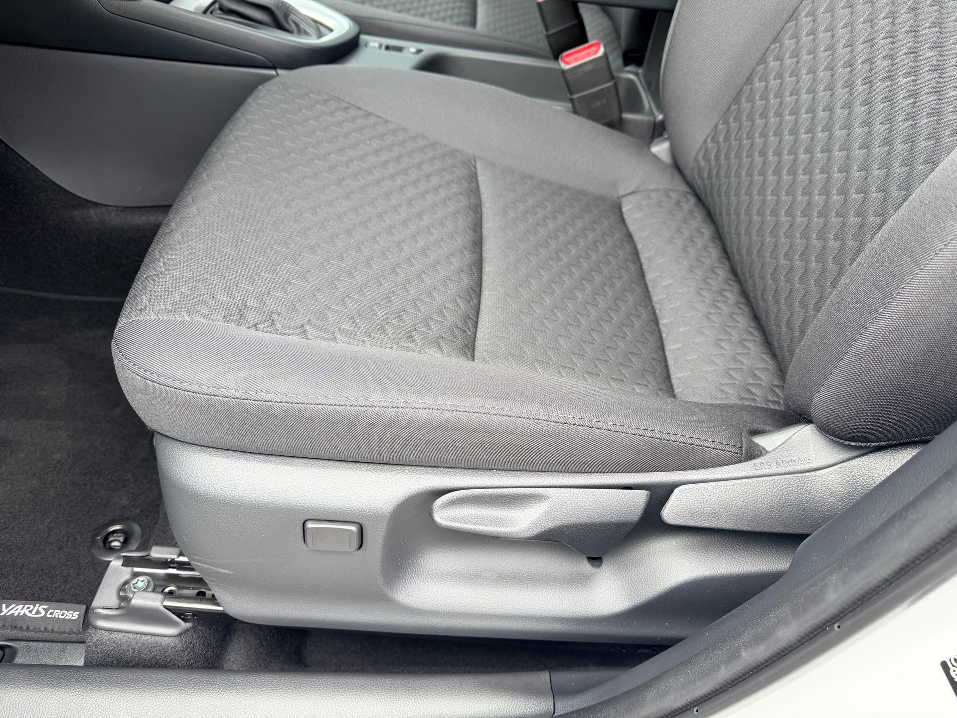TOYOTA Yaris Cross 1.5 Comfort e-CVT-image-11