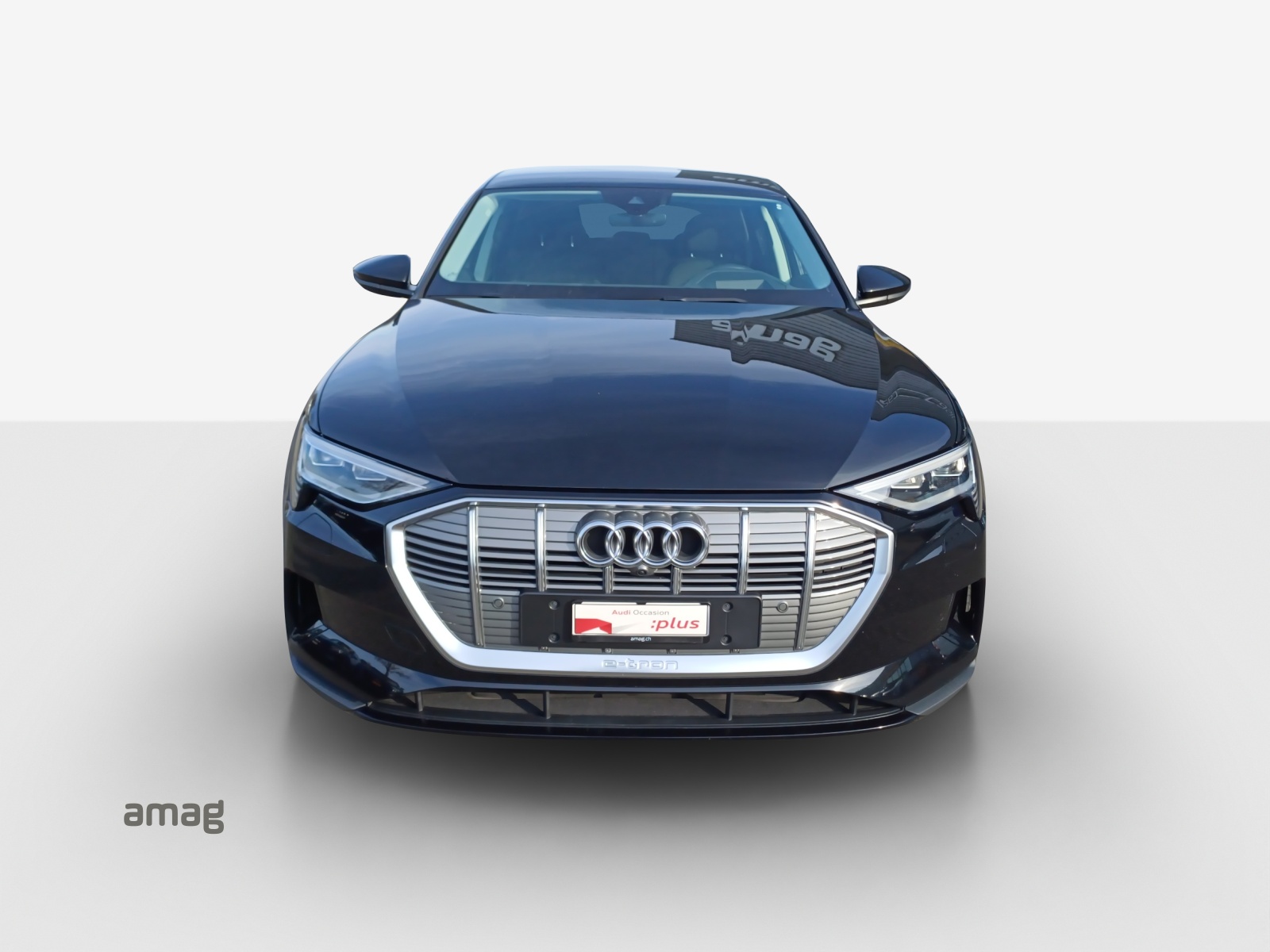 AUDI e-tron 50 quattro-image-7