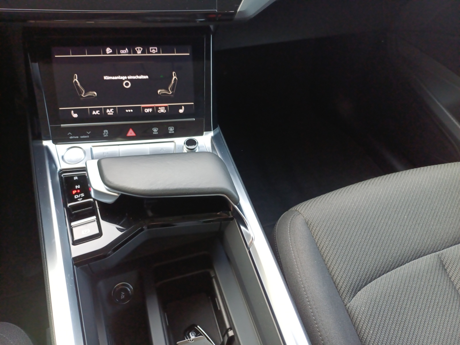 AUDI e-tron 50 quattro-image-16