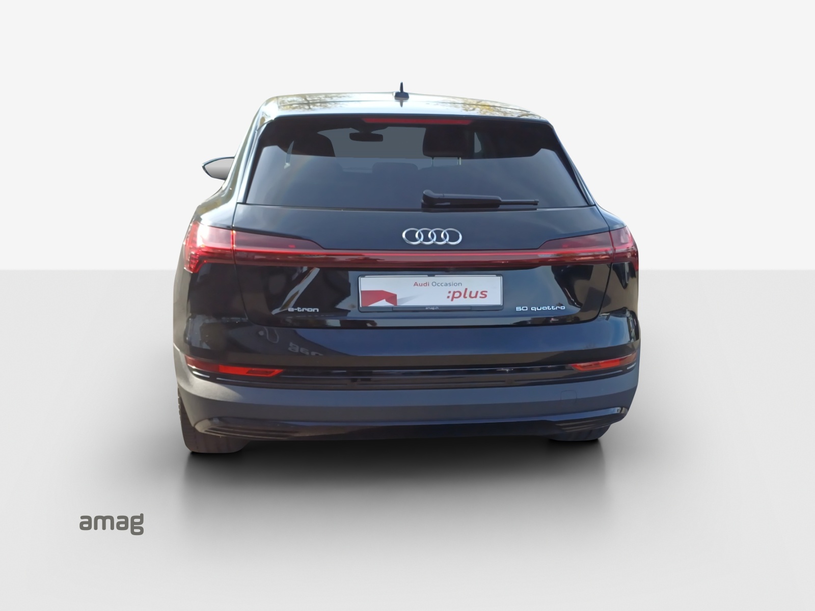 AUDI e-tron 50 quattro-image-4