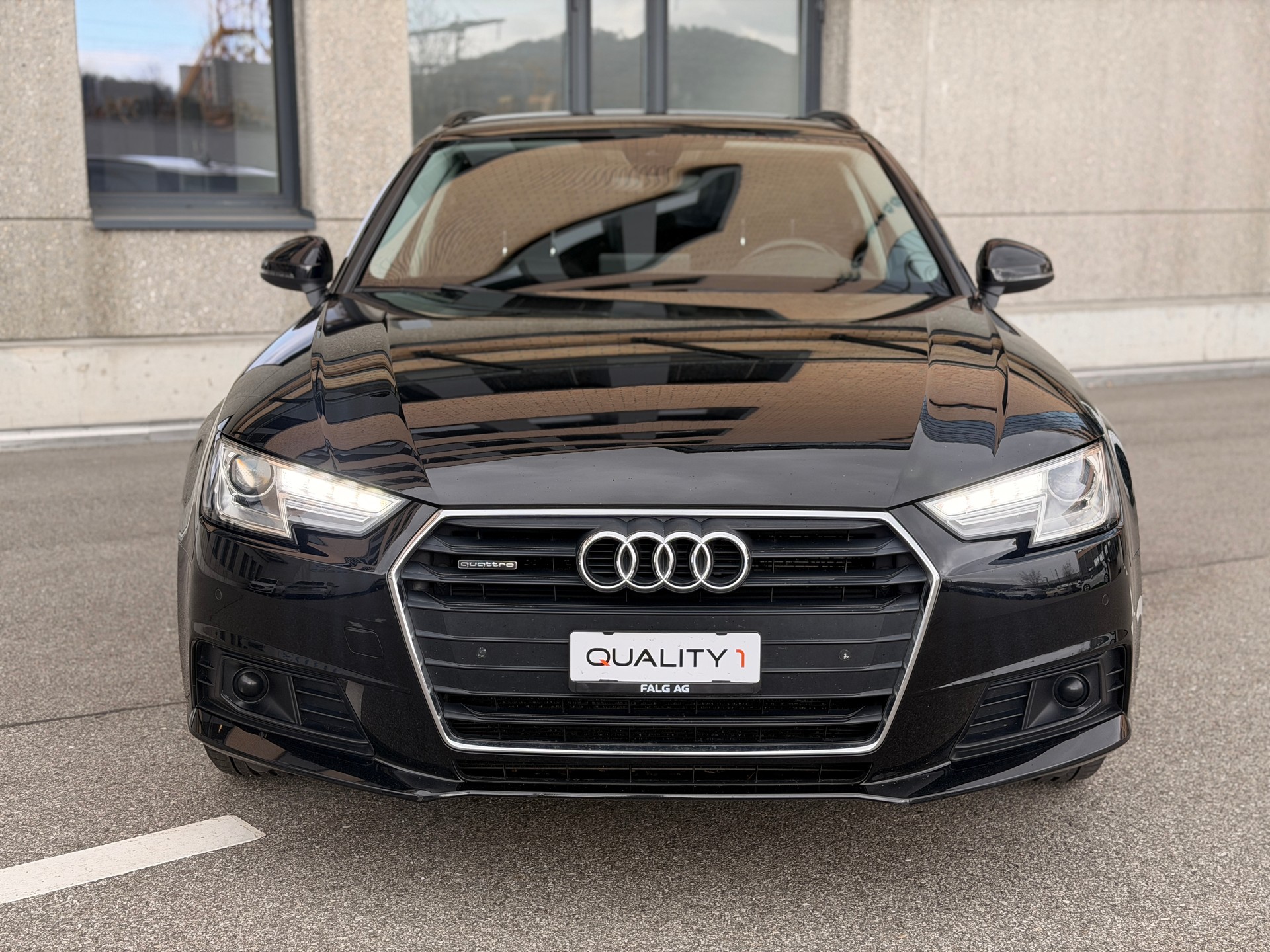 AUDI A4 Avant 2.0 TDI quattro S-tronic-image-6