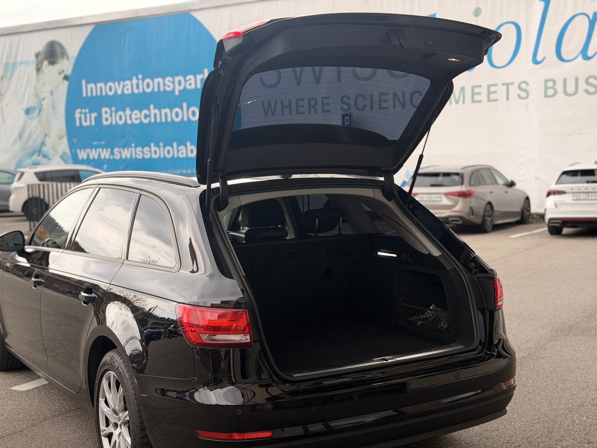 AUDI A4 Avant 2.0 TDI quattro S-tronic-image-17