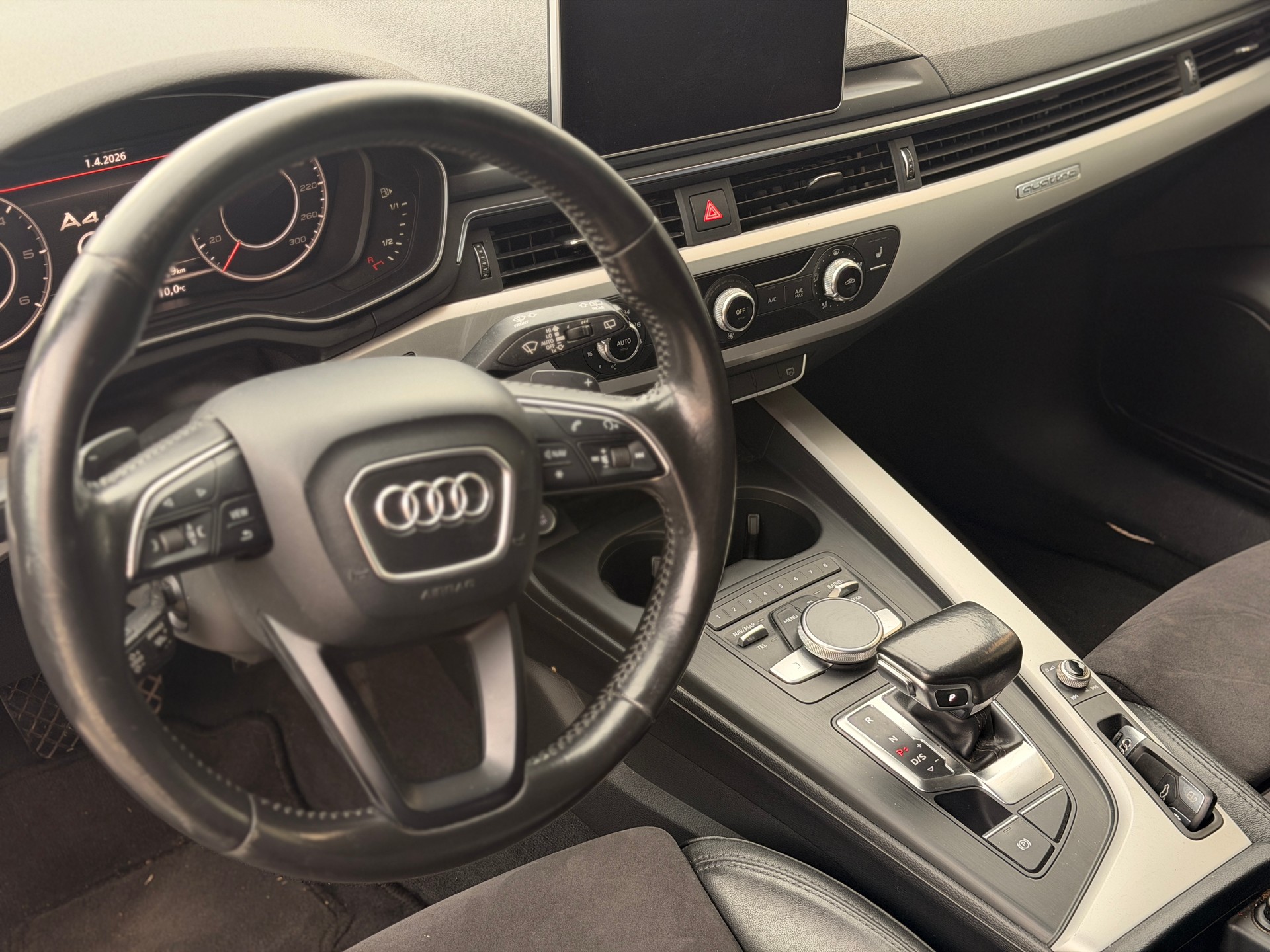 AUDI A4 Avant 2.0 TDI quattro S-tronic-image-16