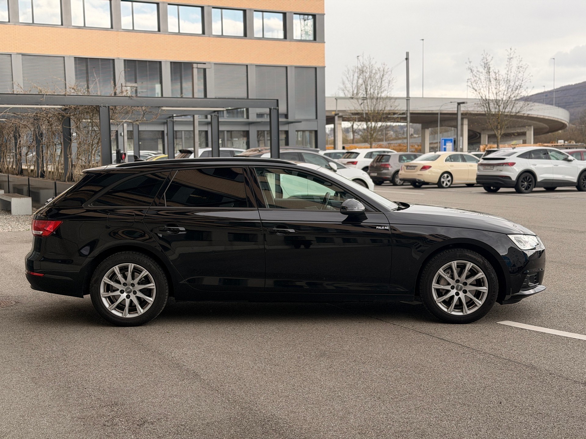 AUDI A4 Avant 2.0 TDI quattro S-tronic-image-2