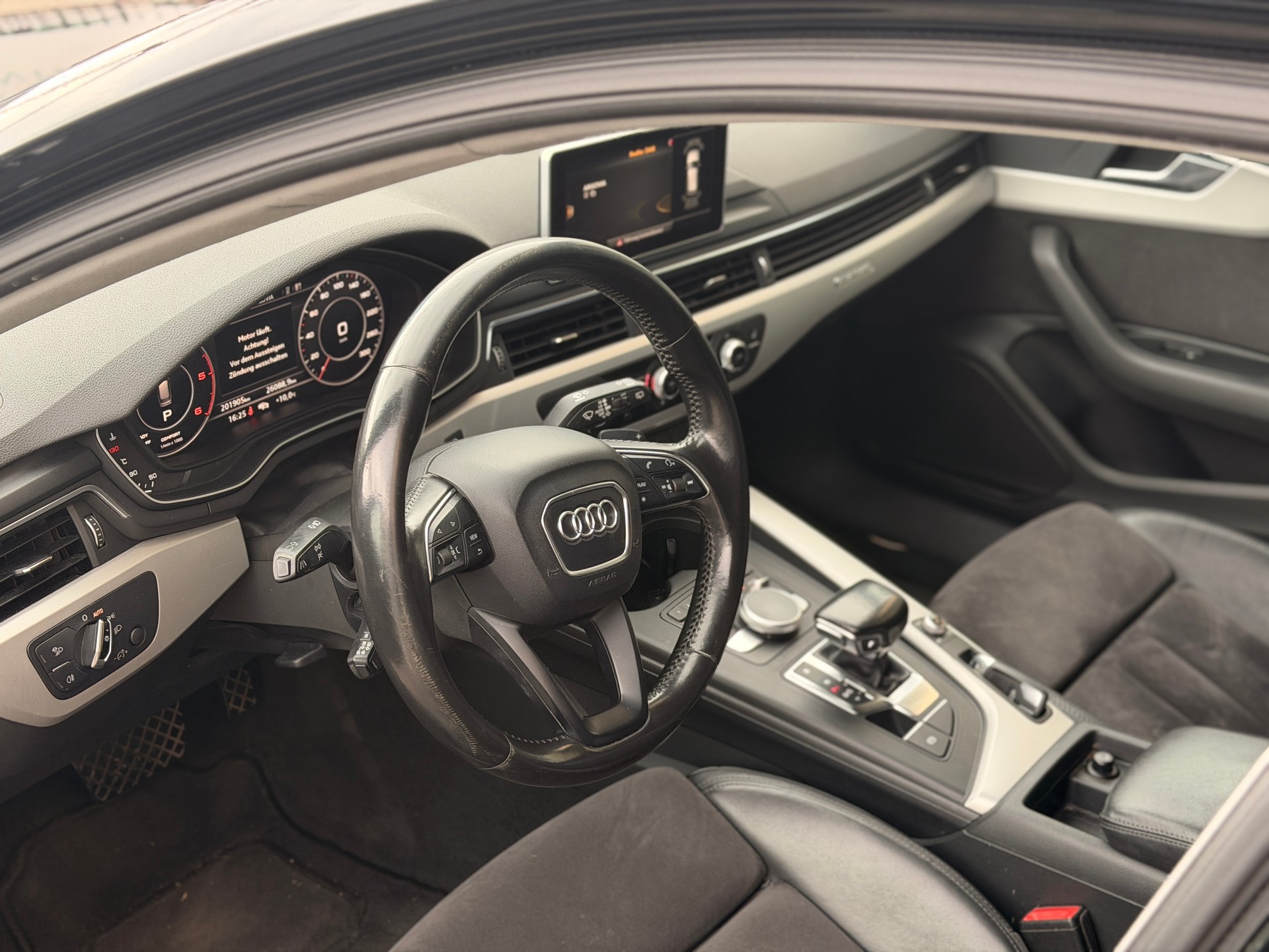 AUDI A4 Avant 2.0 TDI quattro S-tronic-image-12