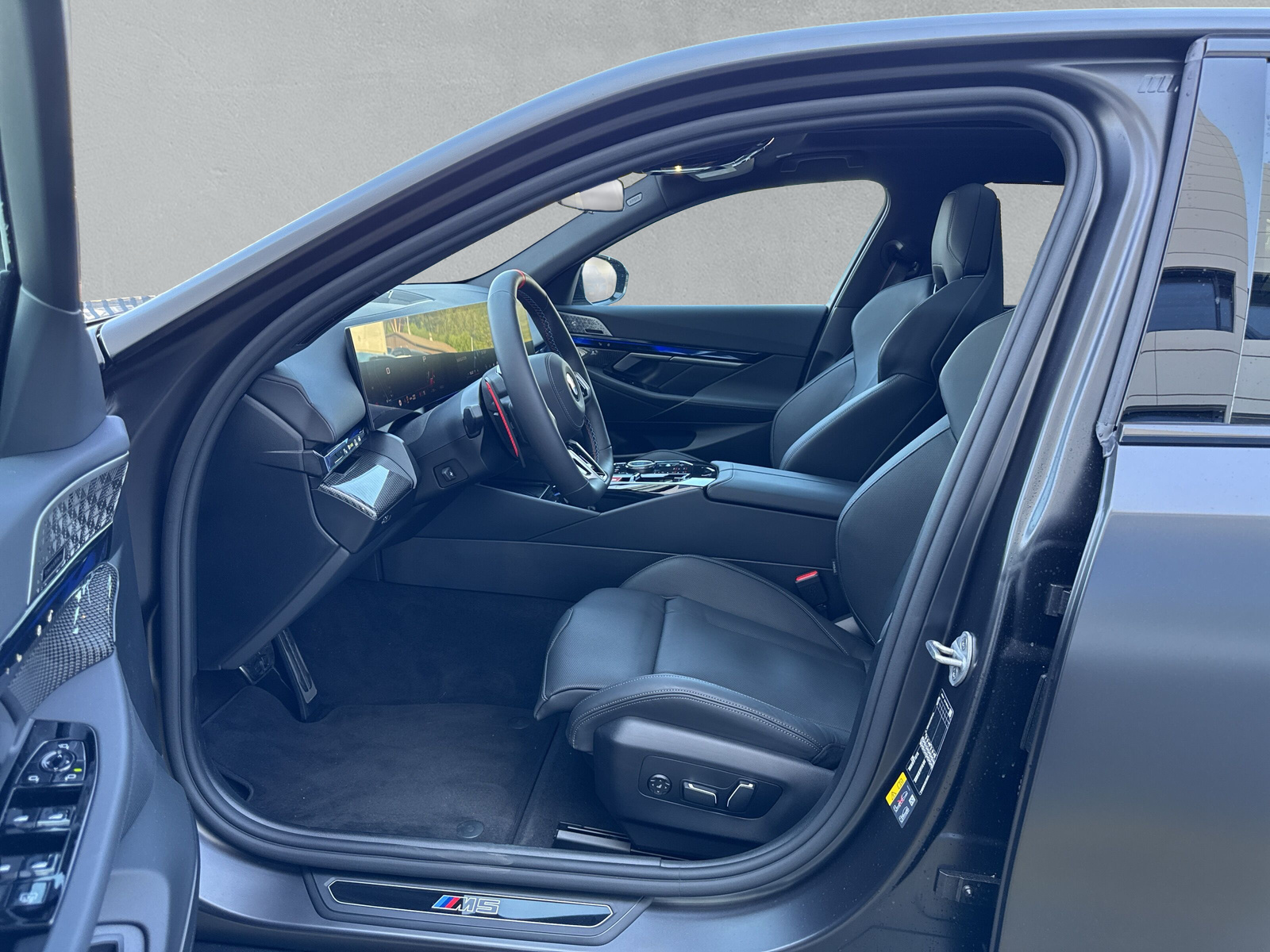 BMW M5 xDrive-image-10