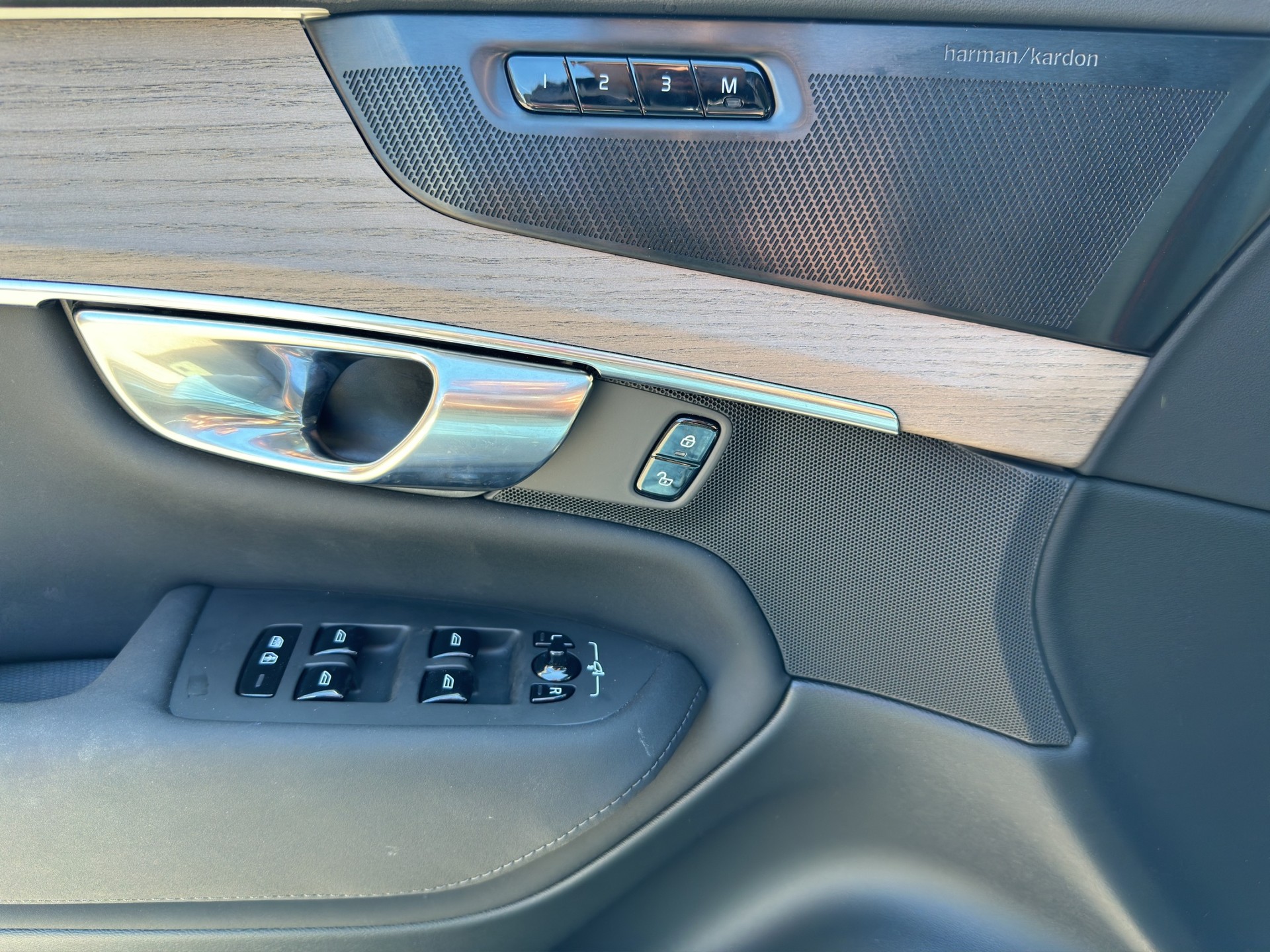 VOLVO XC90 B5 Benzin 7Pl. Mild Hybrid AWD Plus Bright Geartronic-image-8