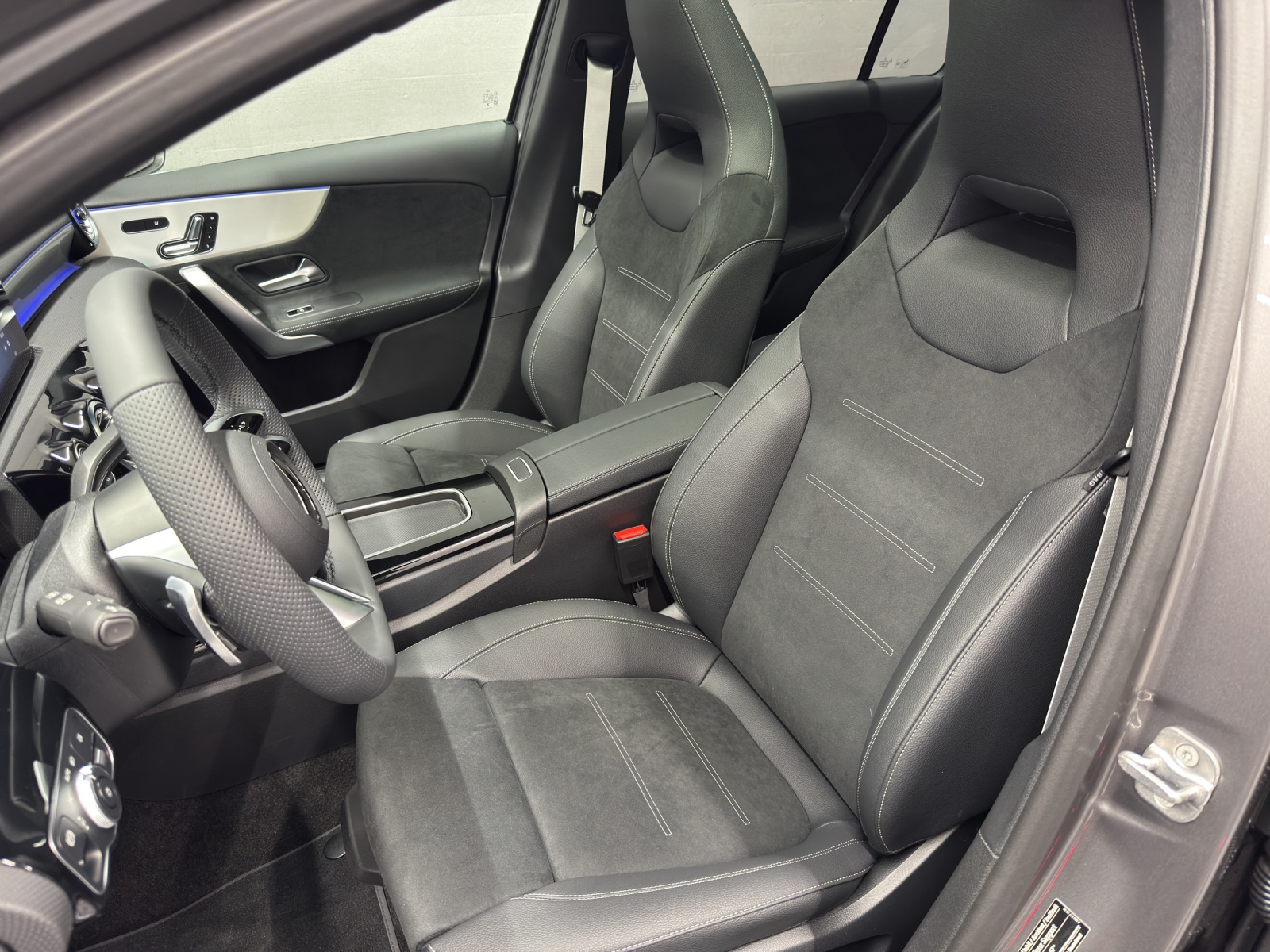 MERCEDES-BENZ A 200 Night Star-image-13