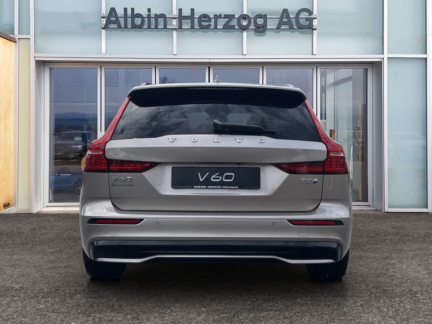 VOLVO V60 2.0 T8 TE Ultra Dark eAWD-image-5
