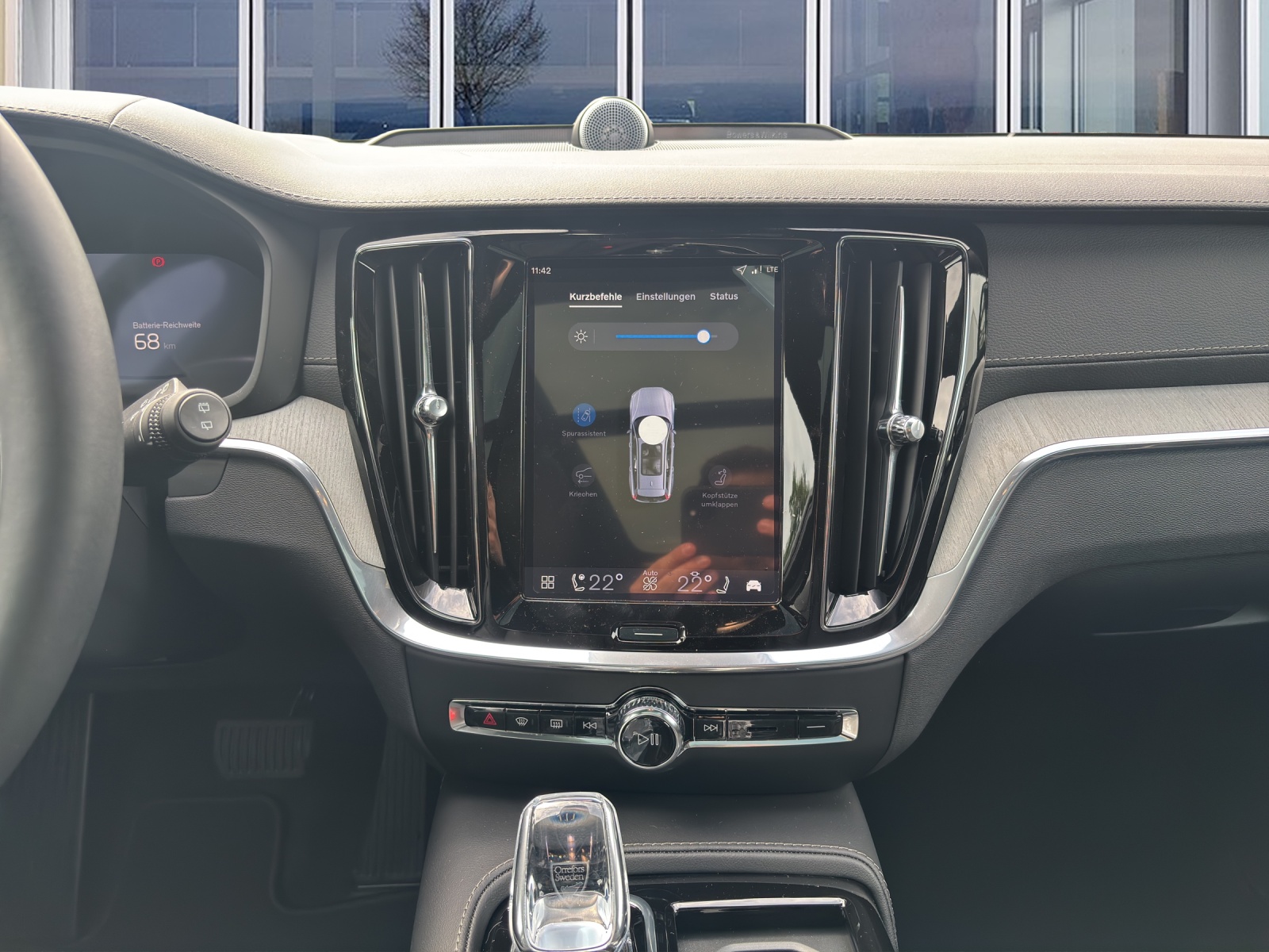 VOLVO V60 2.0 T8 TE Ultra Dark eAWD-image-12