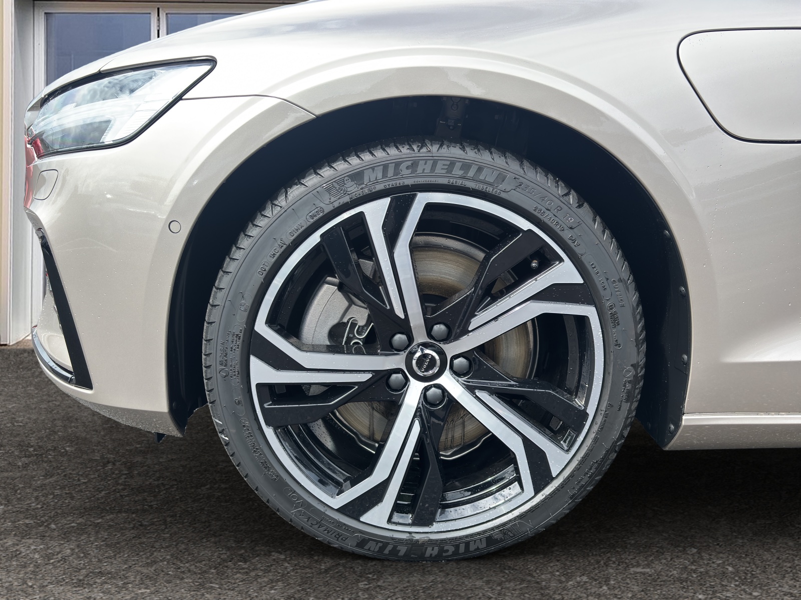 VOLVO V60 2.0 T8 TE Ultra Dark eAWD-image-17