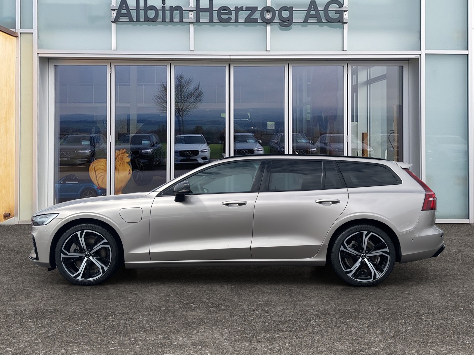 VOLVO V60 2.0 T8 TE Ultra Dark eAWD-image-1