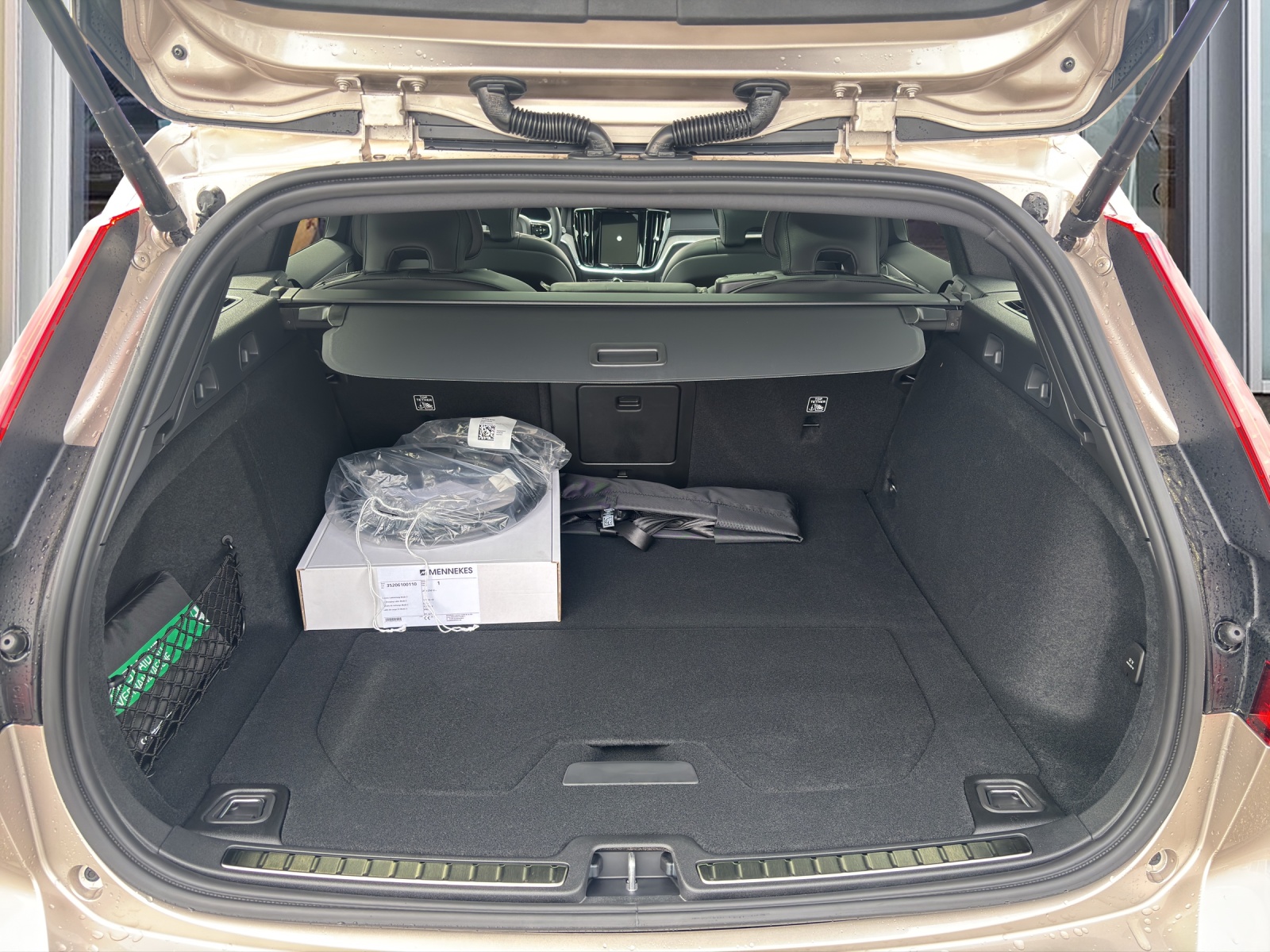 VOLVO V60 2.0 T8 TE Ultra Dark eAWD-image-7