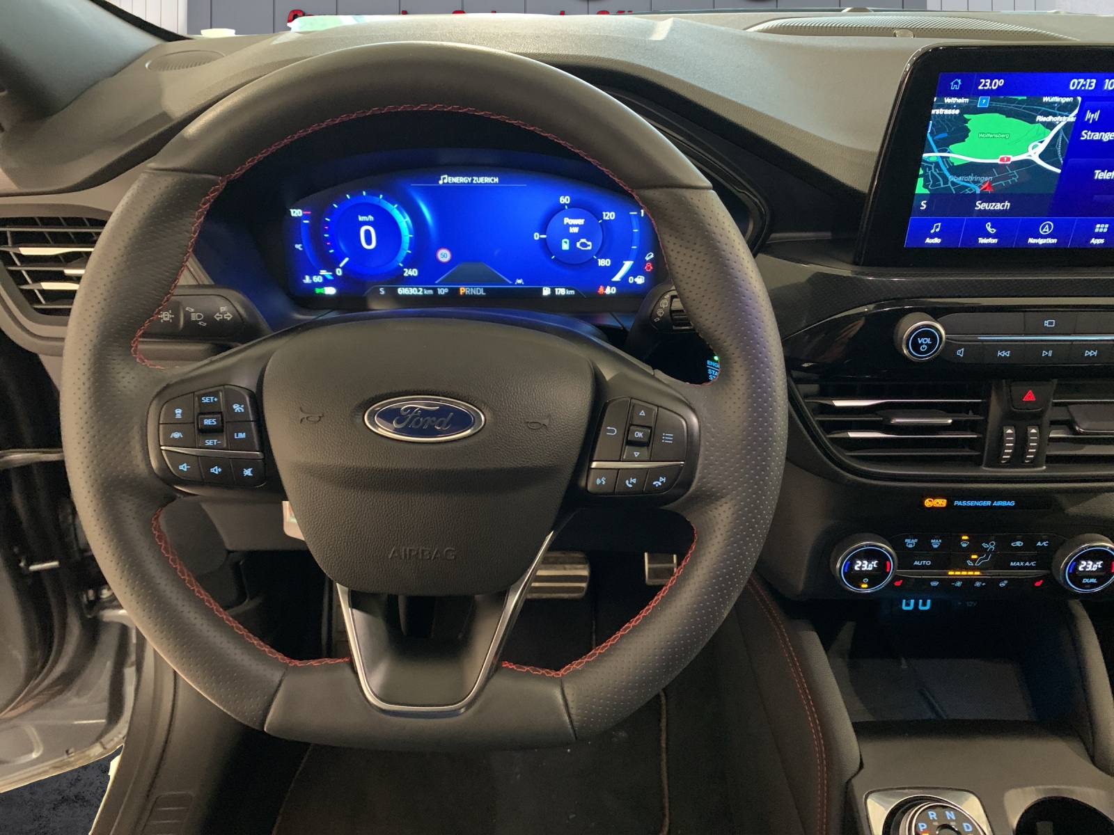 FORD Kuga 2.5 Hybrid ST-Line X 4x4-image-8