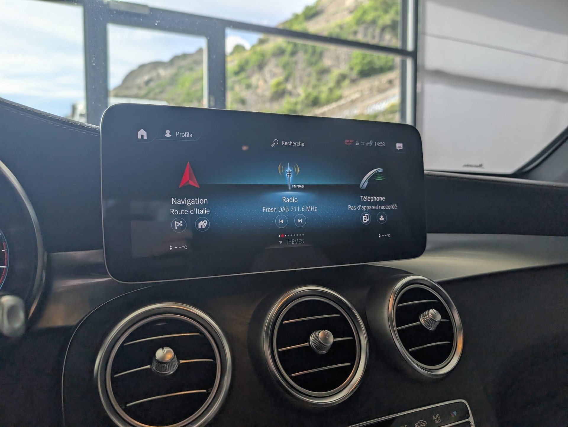 MERCEDES-BENZ GLC 200 AMG Line 4m-image-13